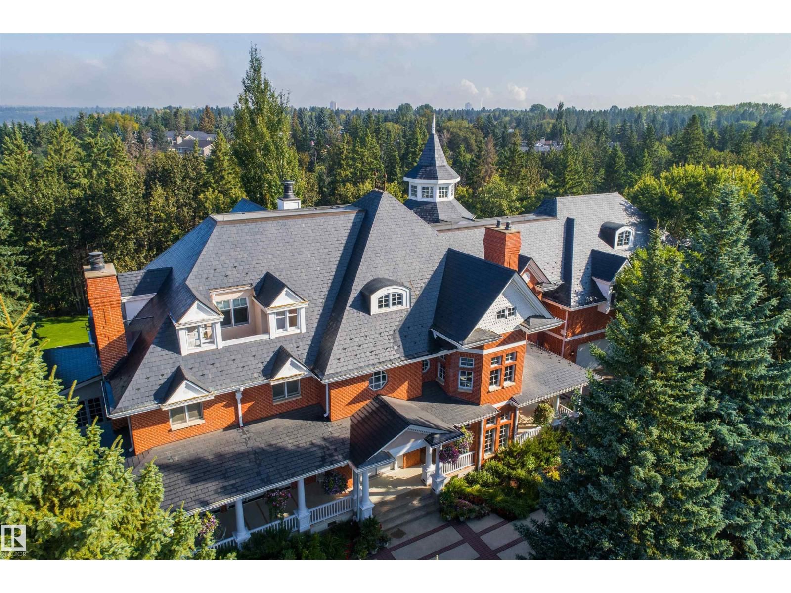 108 WESTBROOK DR, Edmonton, Alberta T6J 2E1