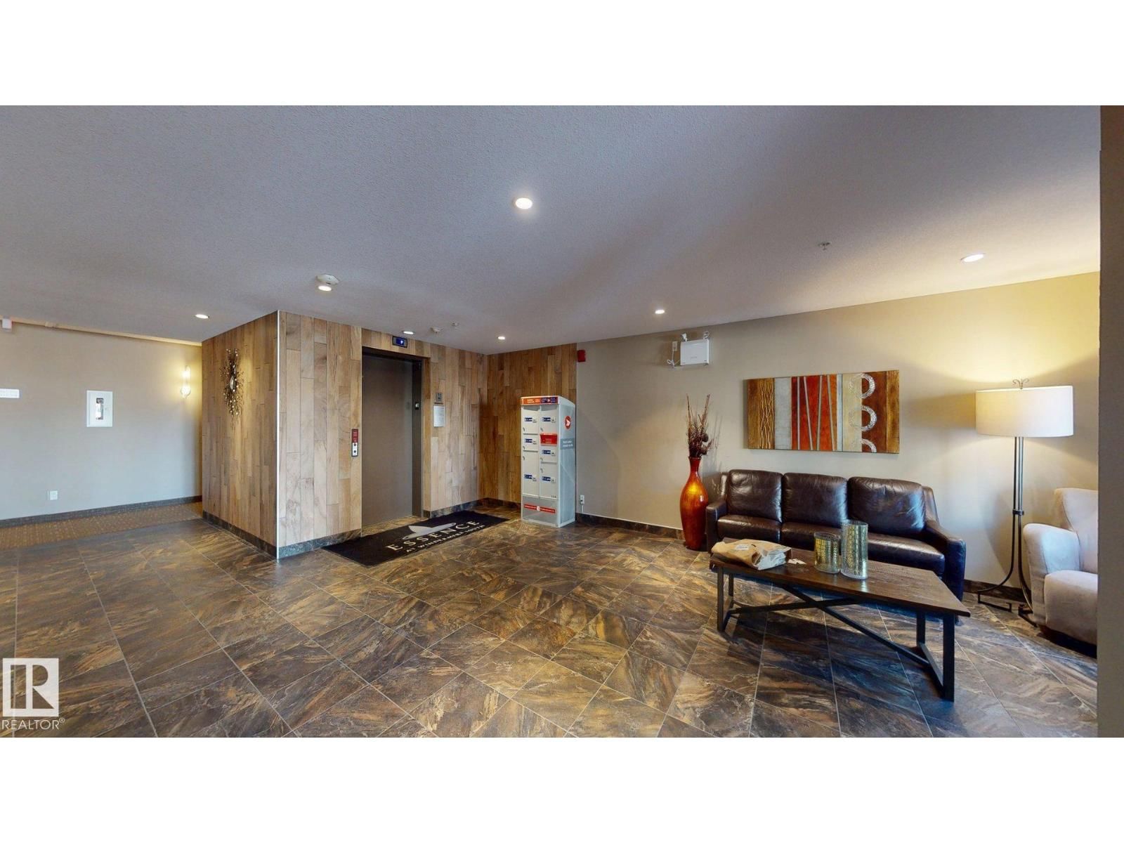 1031 - 109 173 ST Image 18