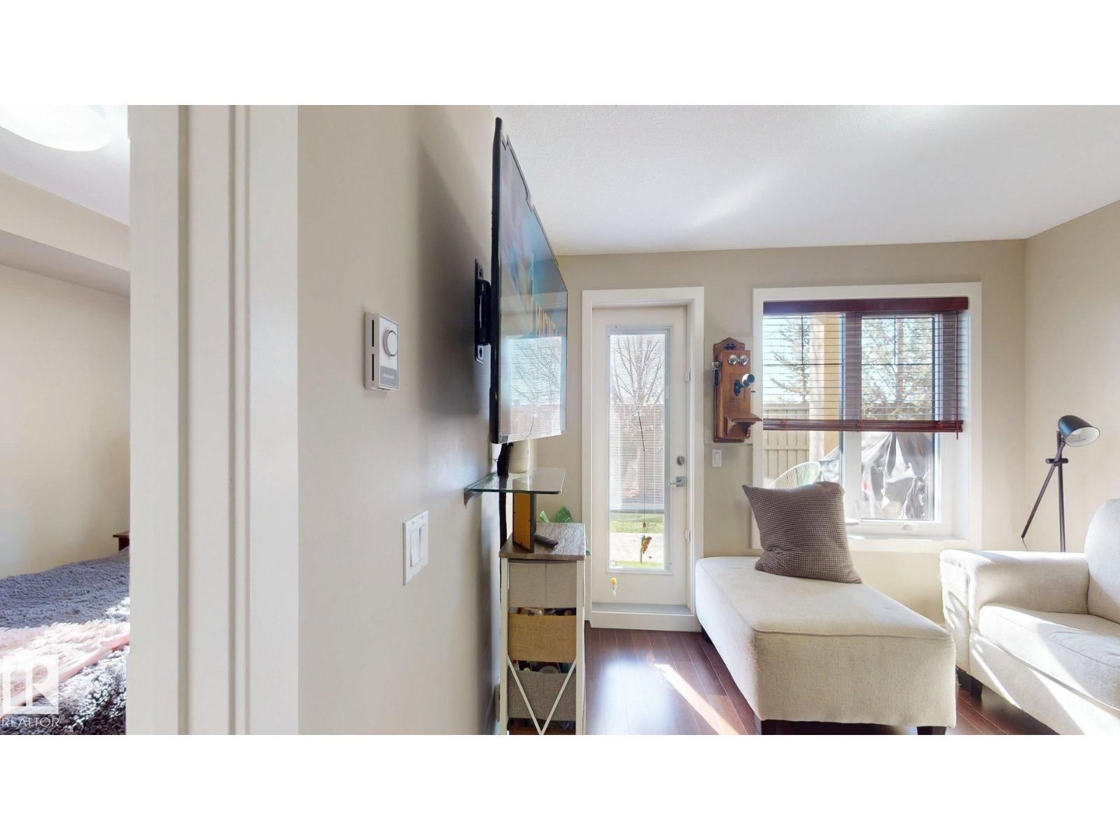 1031 - 109 173 ST Image 7