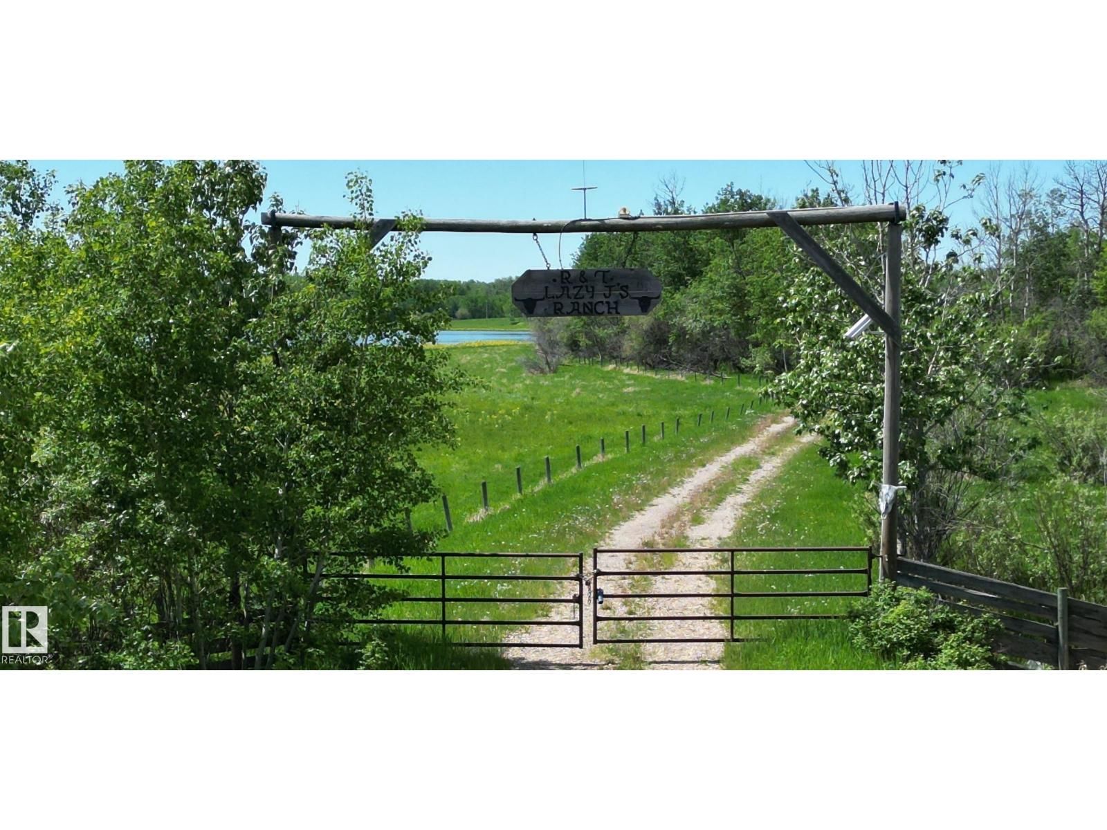 11 TWIN LAKES DR, Rural Lamont County, Alberta T0B 2R0