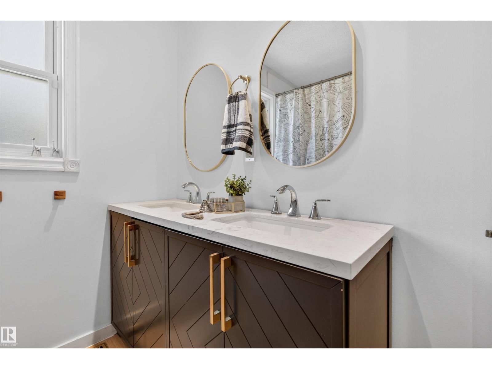 NW - 10366 148 ST Image 11