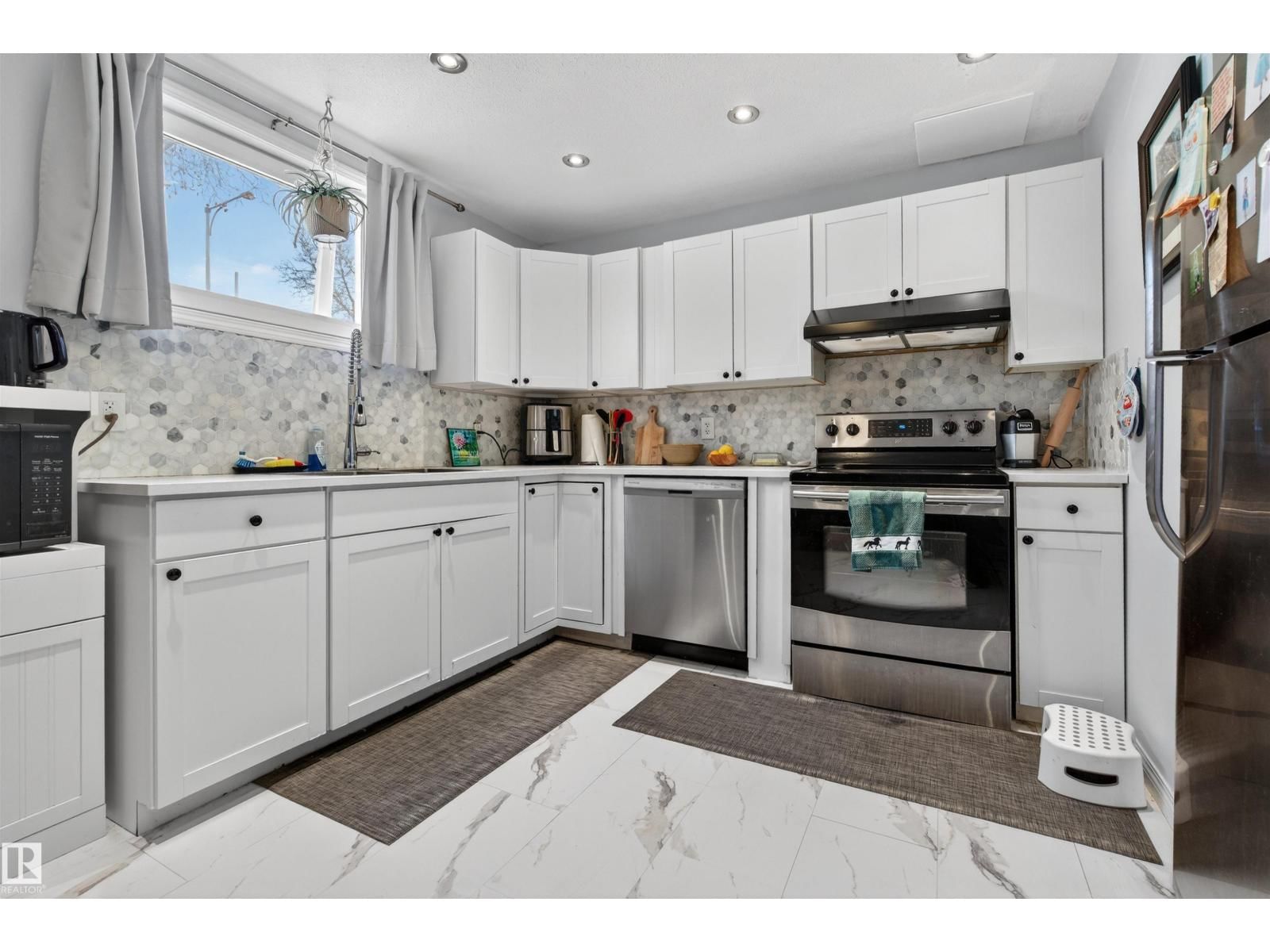 NW - 10366 148 ST Image 22