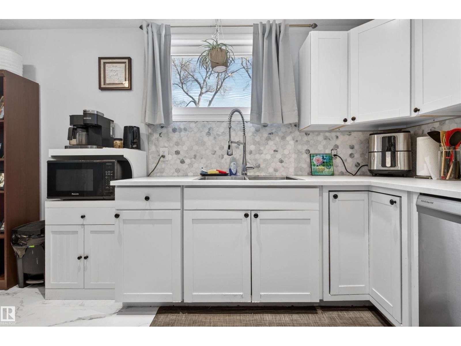 NW - 10366 148 ST Image 23