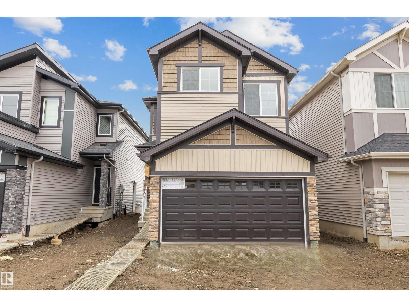 8520 183 AV, Edmonton, Alberta T5Z 0X5