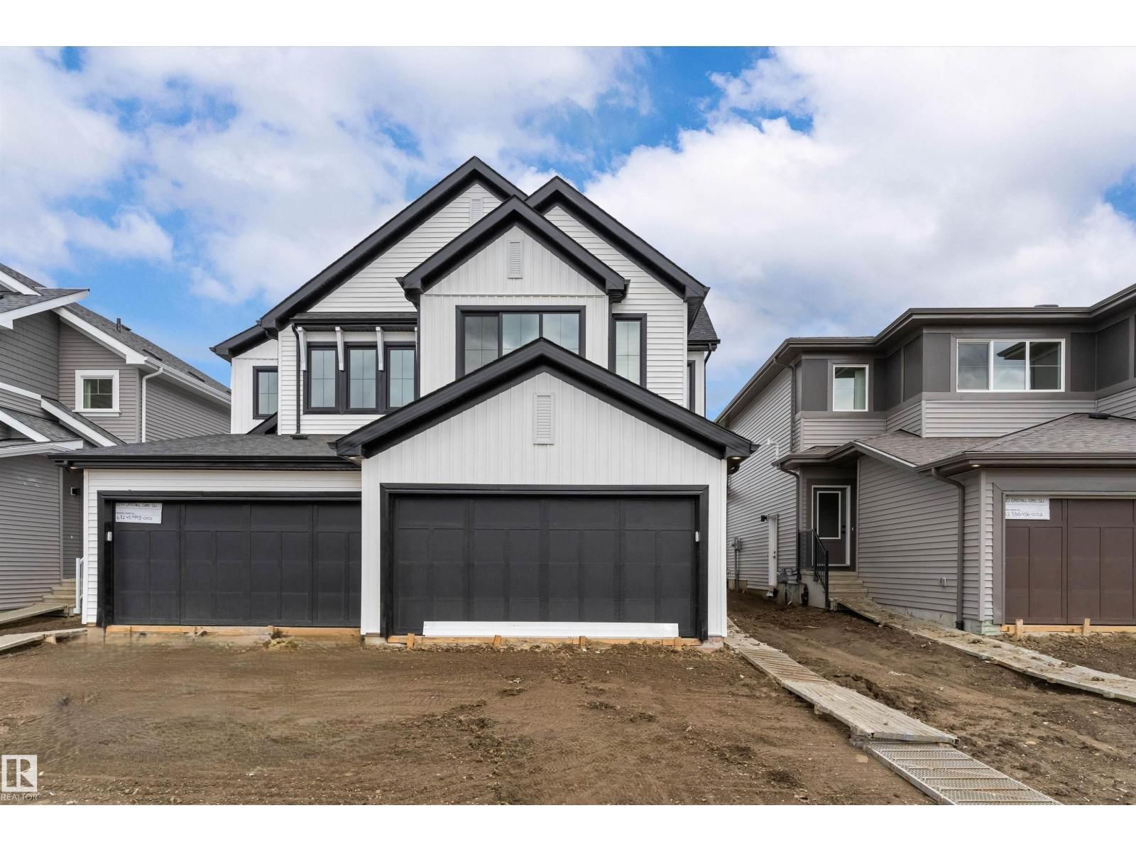 1052 CRISTALL CR, Edmonton, Alberta T6W 5S6
