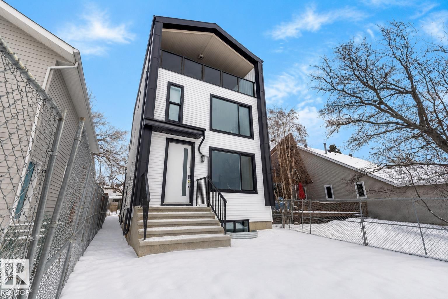 7927 112S AV, Edmonton, Alberta T5B 0H6