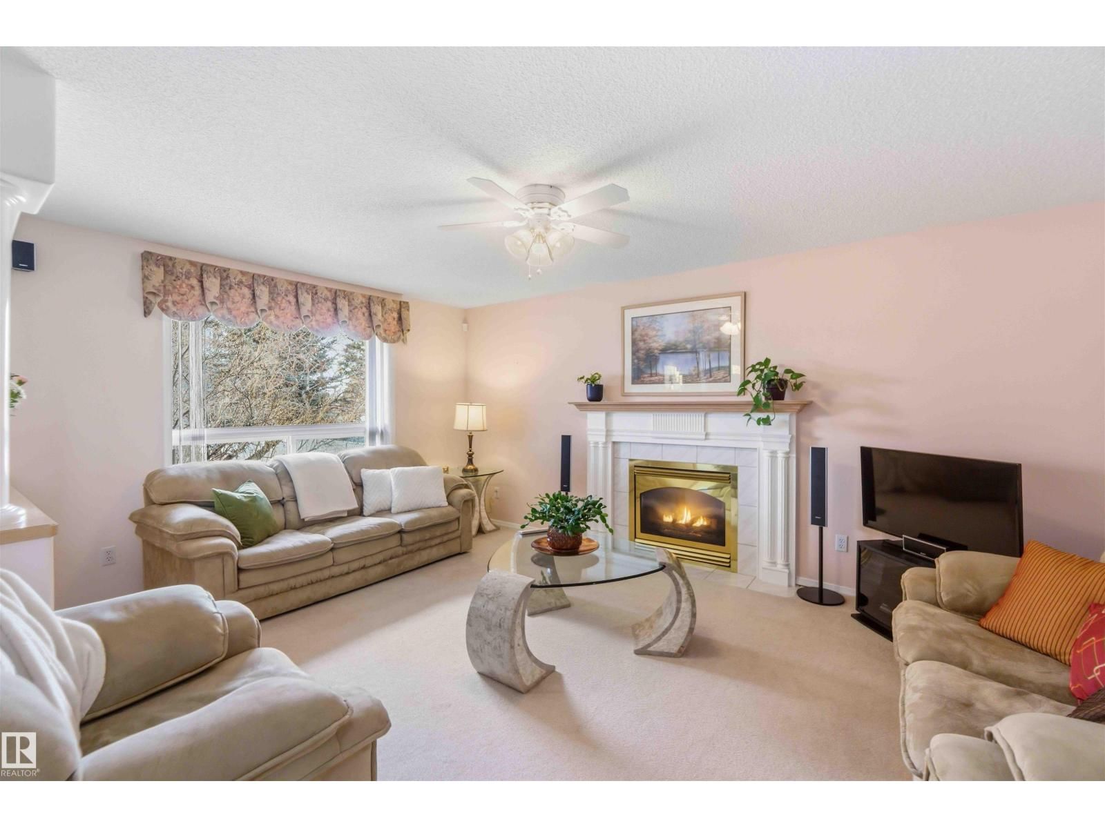 1 COLONIAL CL Image 13