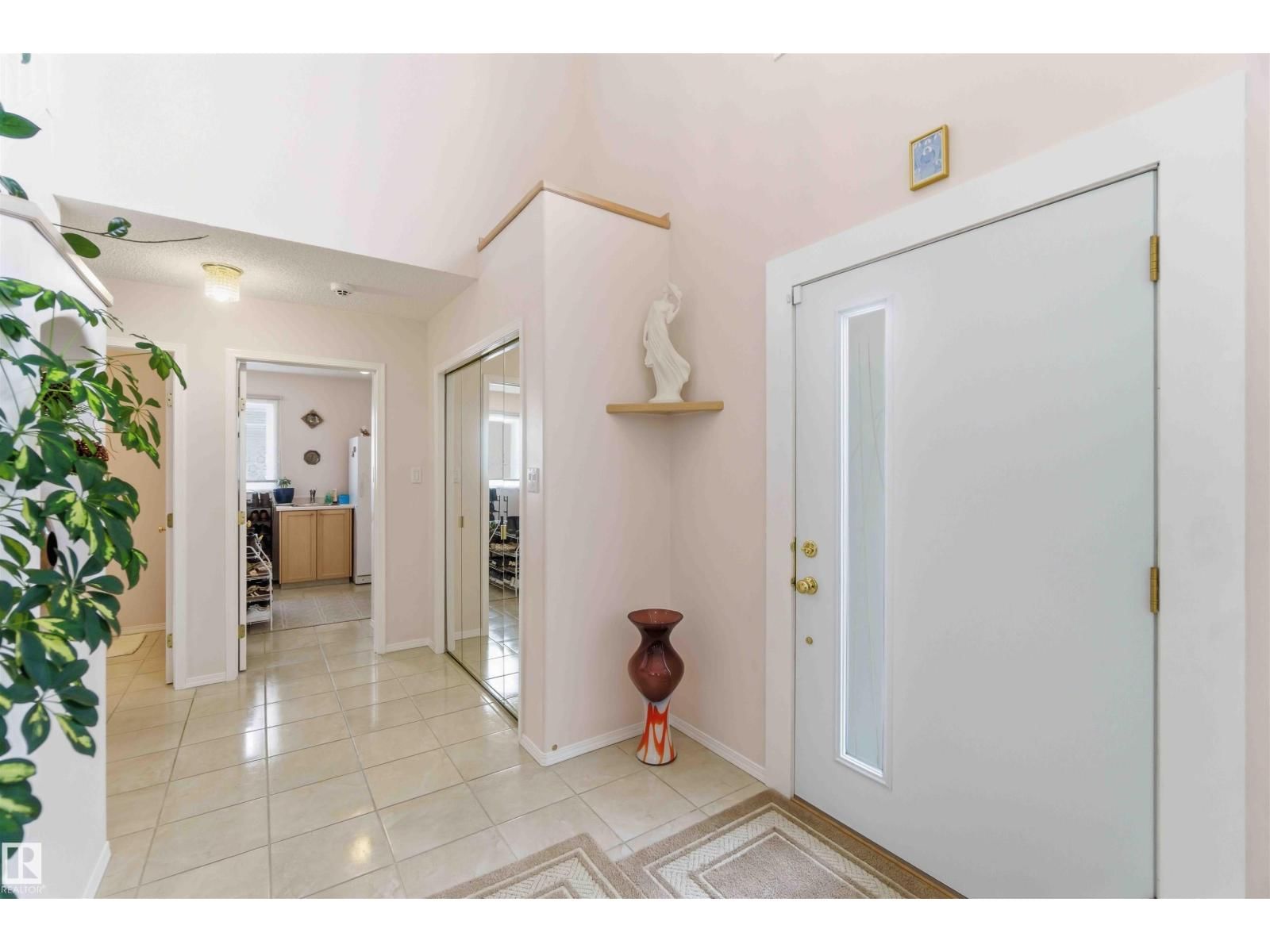 1 COLONIAL CL Image 3