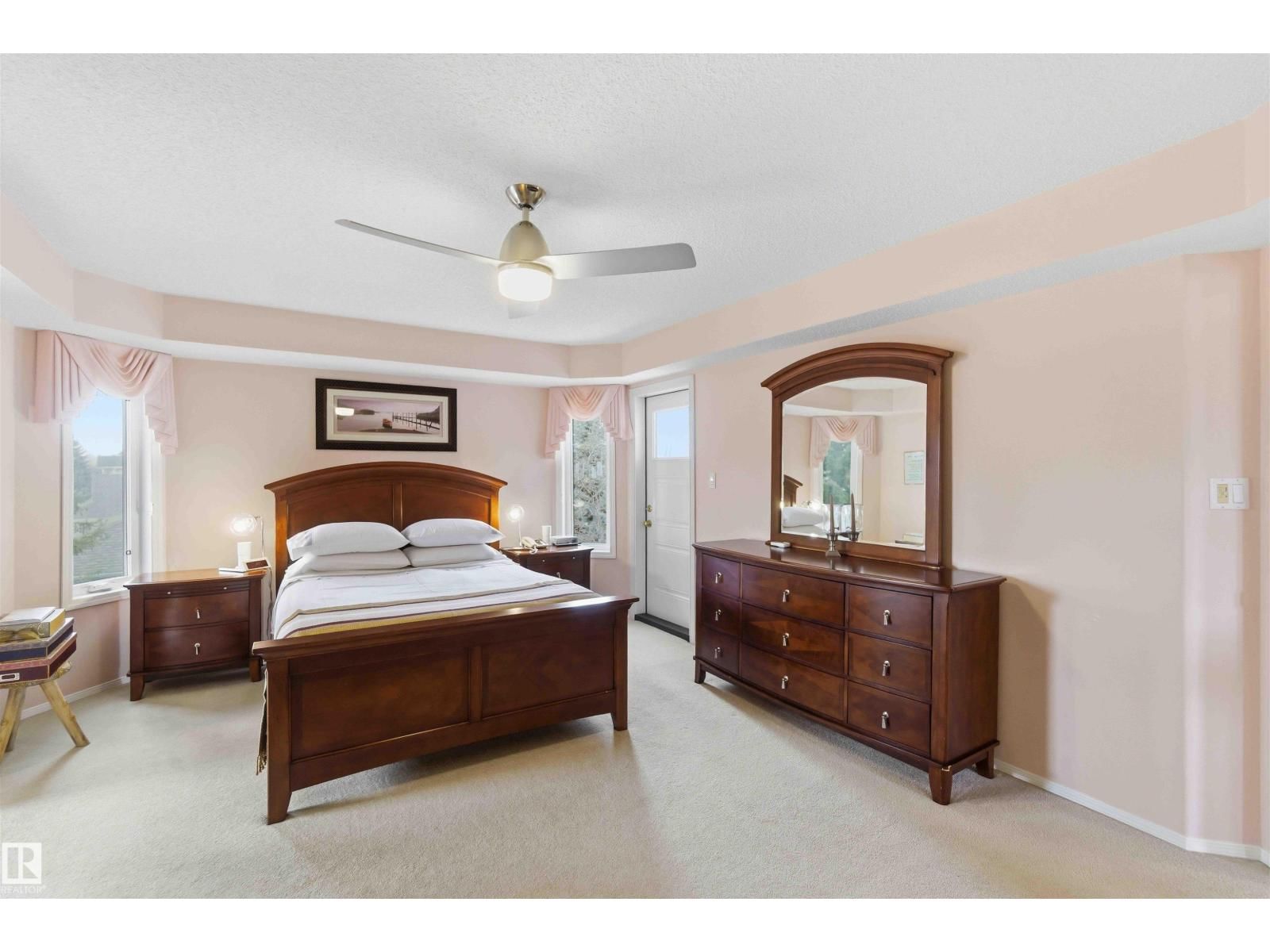 1 COLONIAL CL Image 32