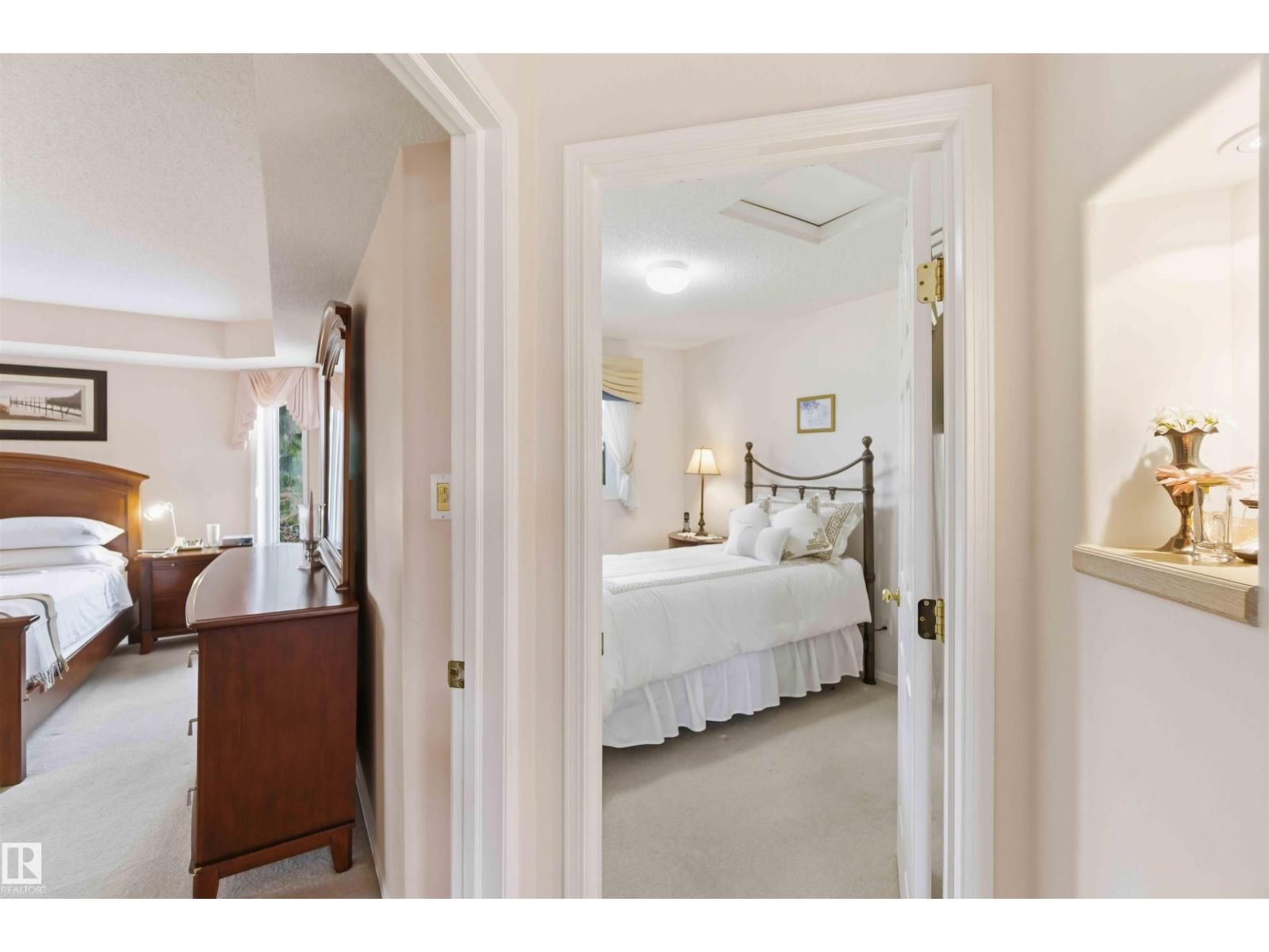 1 COLONIAL CL Image 43