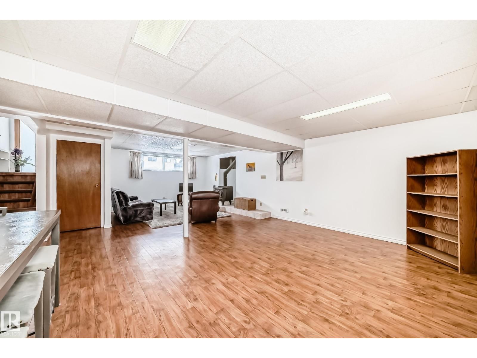 18507 98 AV Image 39