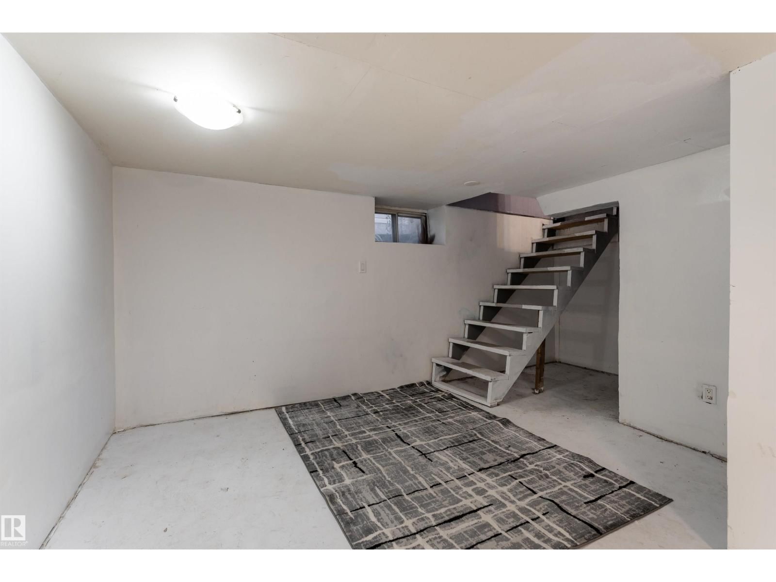 12018 95 ST NW Image 19