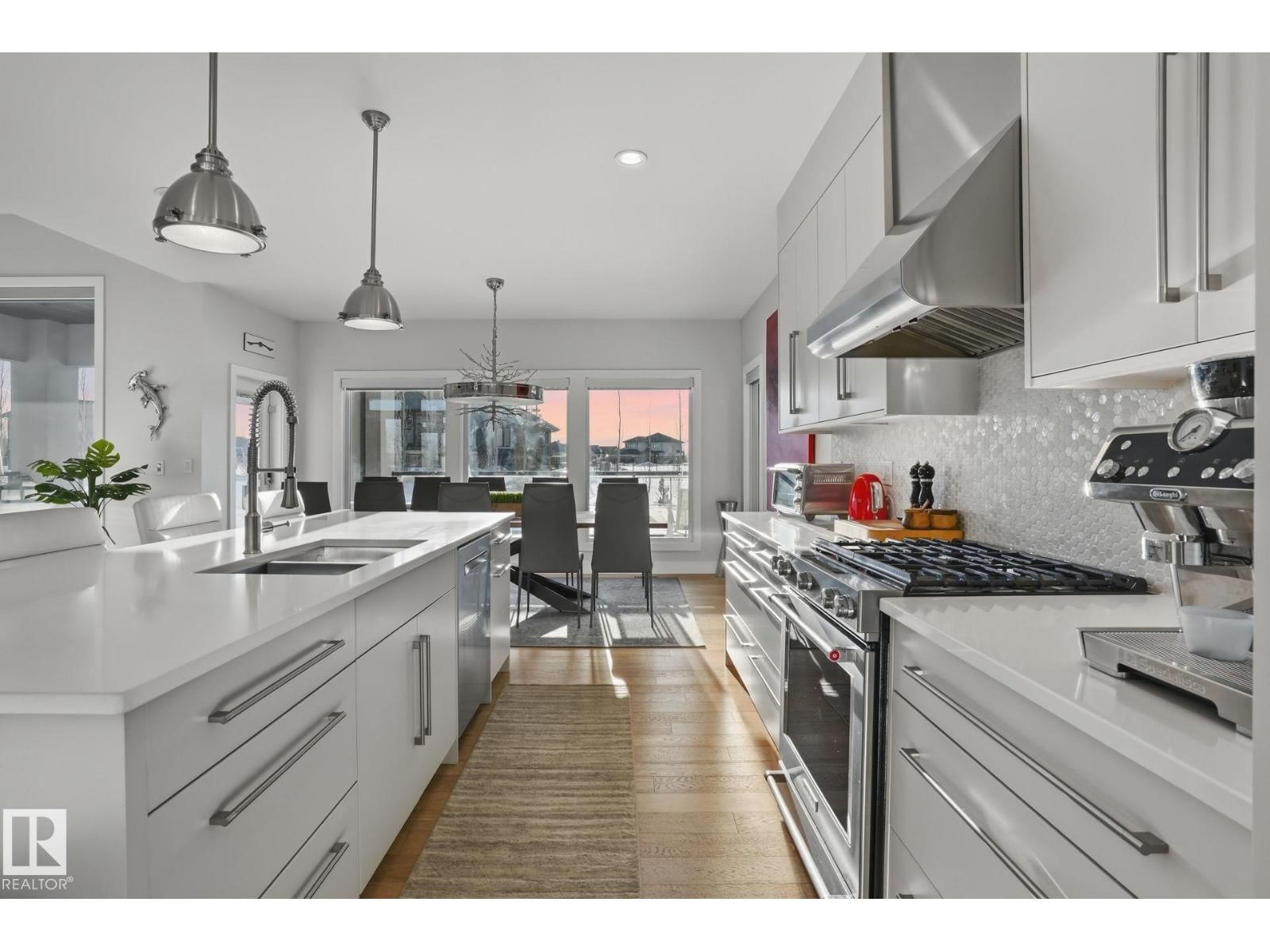 42 MANOR POINTE PL Image 12