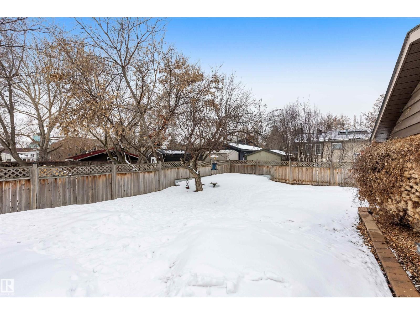 49 ST VITAL AV Image 29