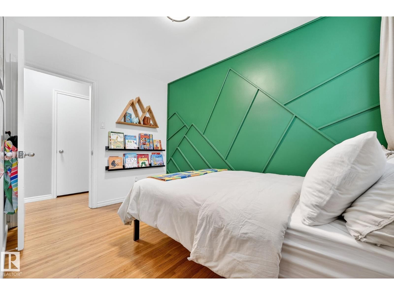 15701 92A AV Image 22