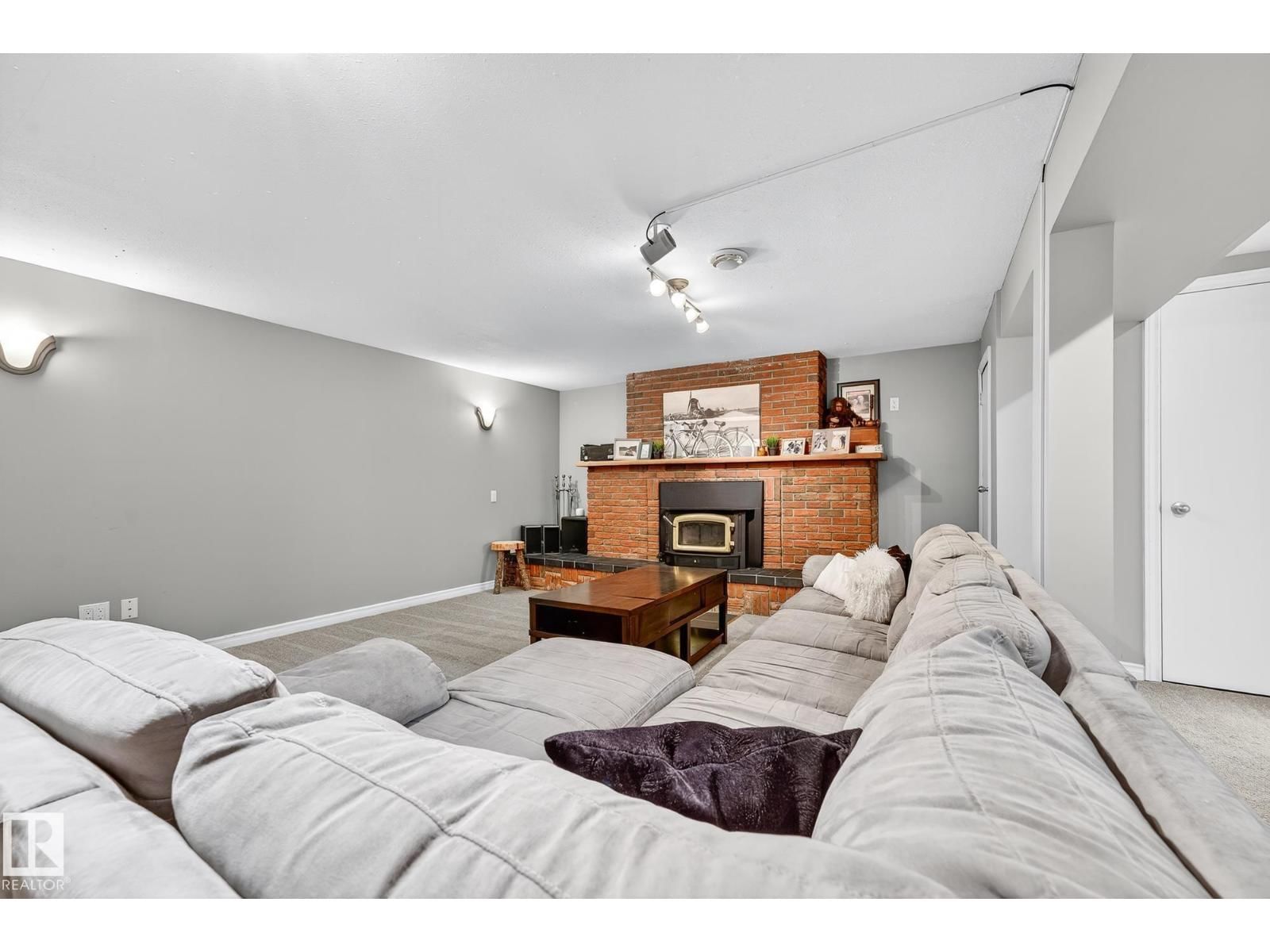 15701 92A AV Image 26