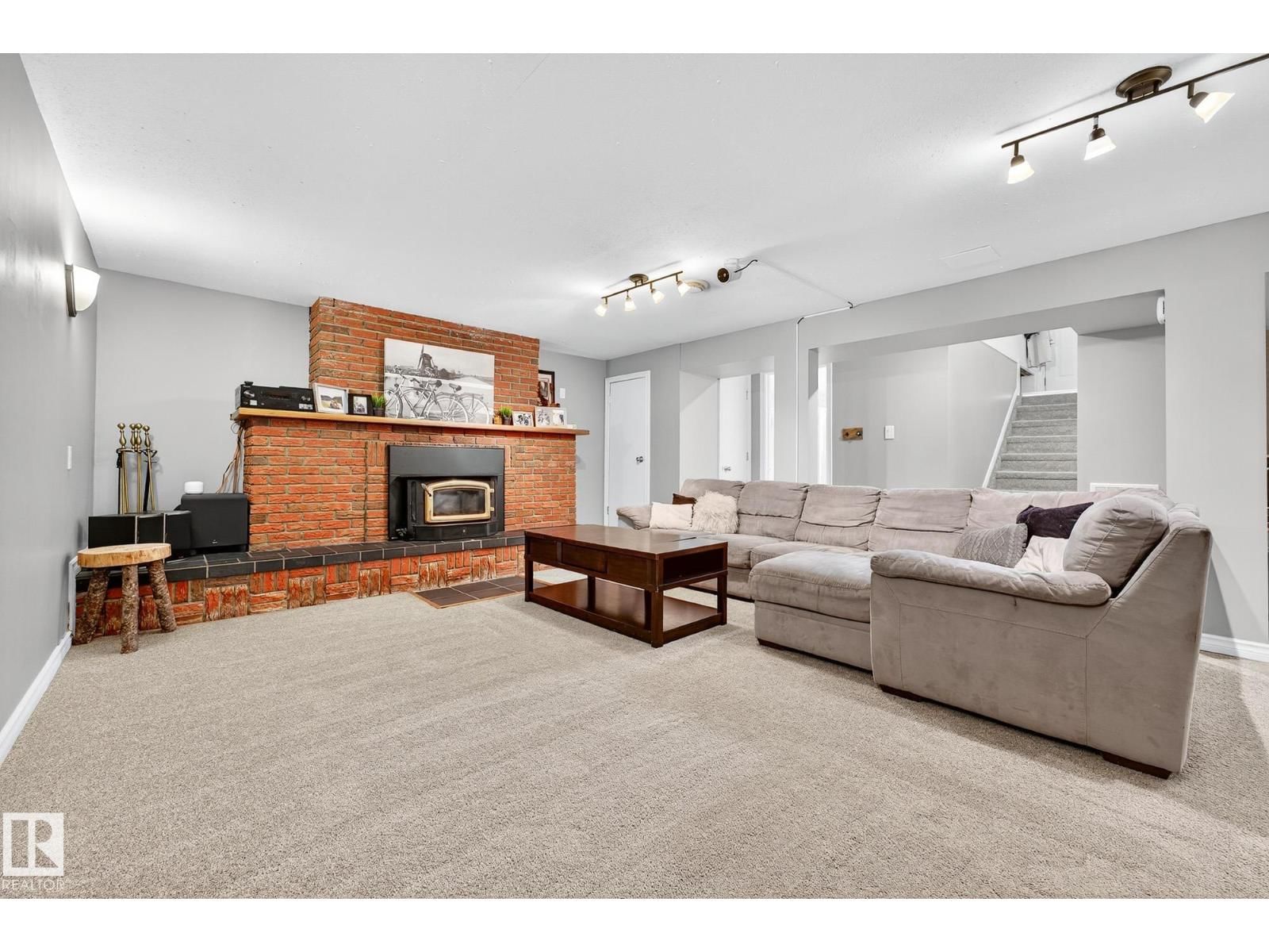 15701 92A AV Image 27