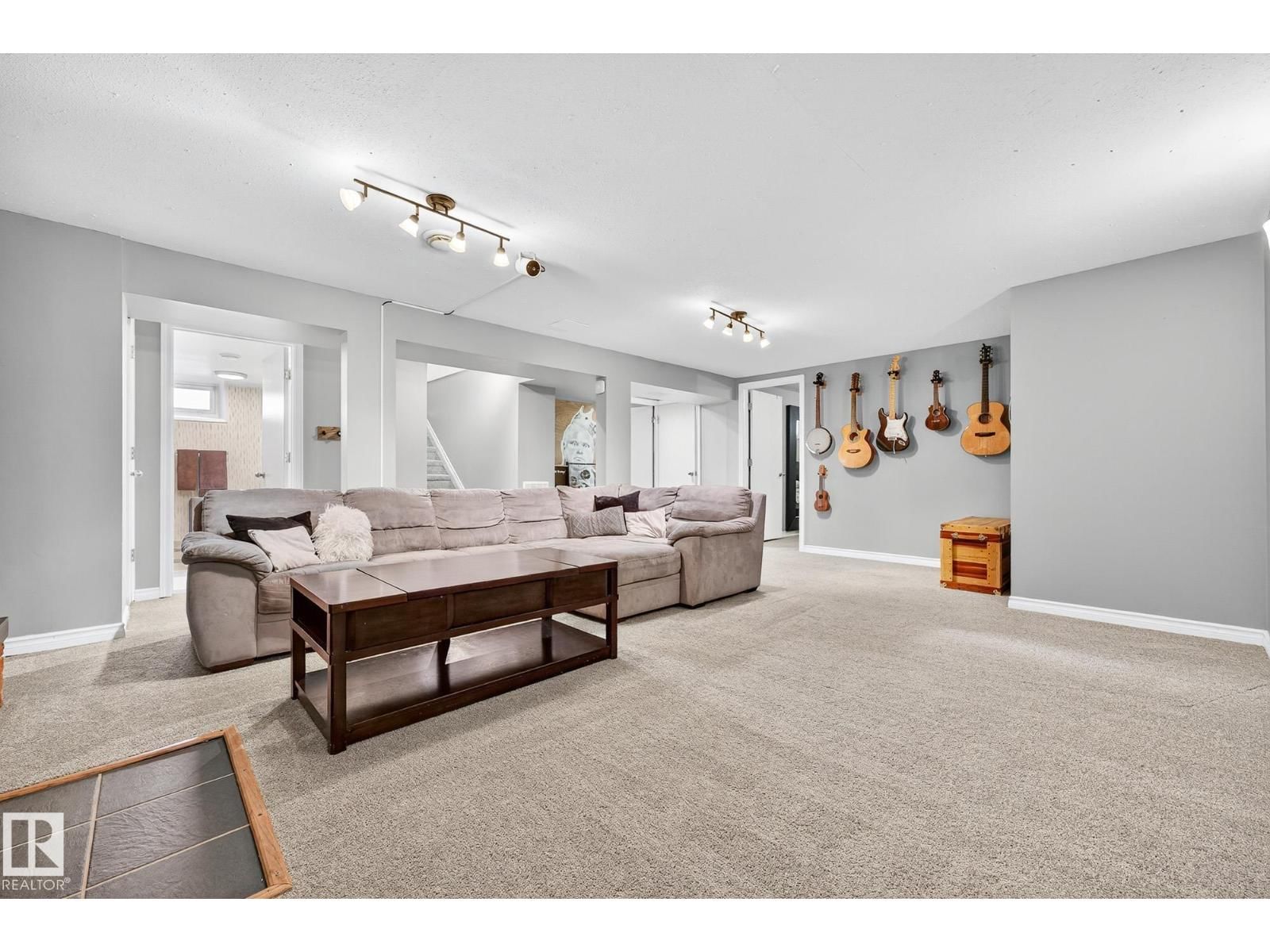 15701 92A AV Image 28