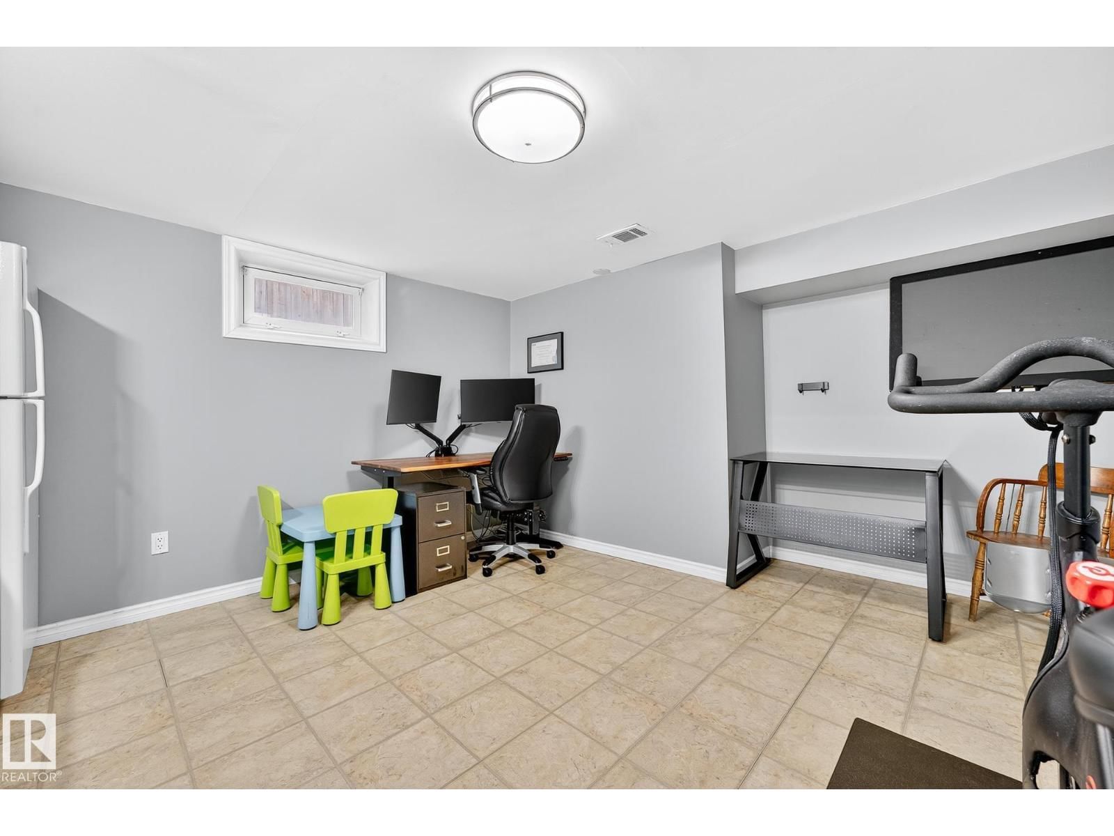 15701 92A AV Image 31