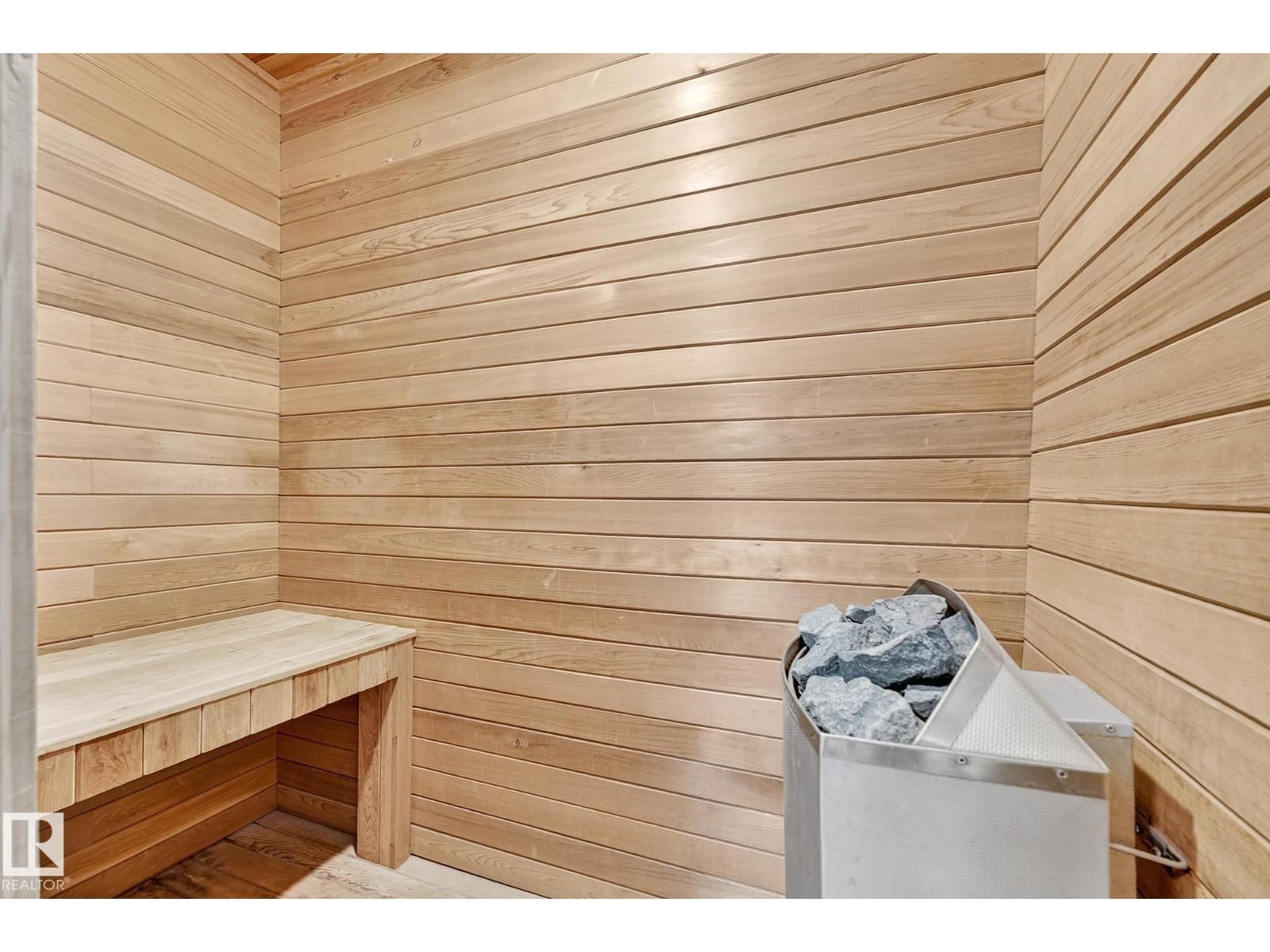 15701 92A AV Image 37