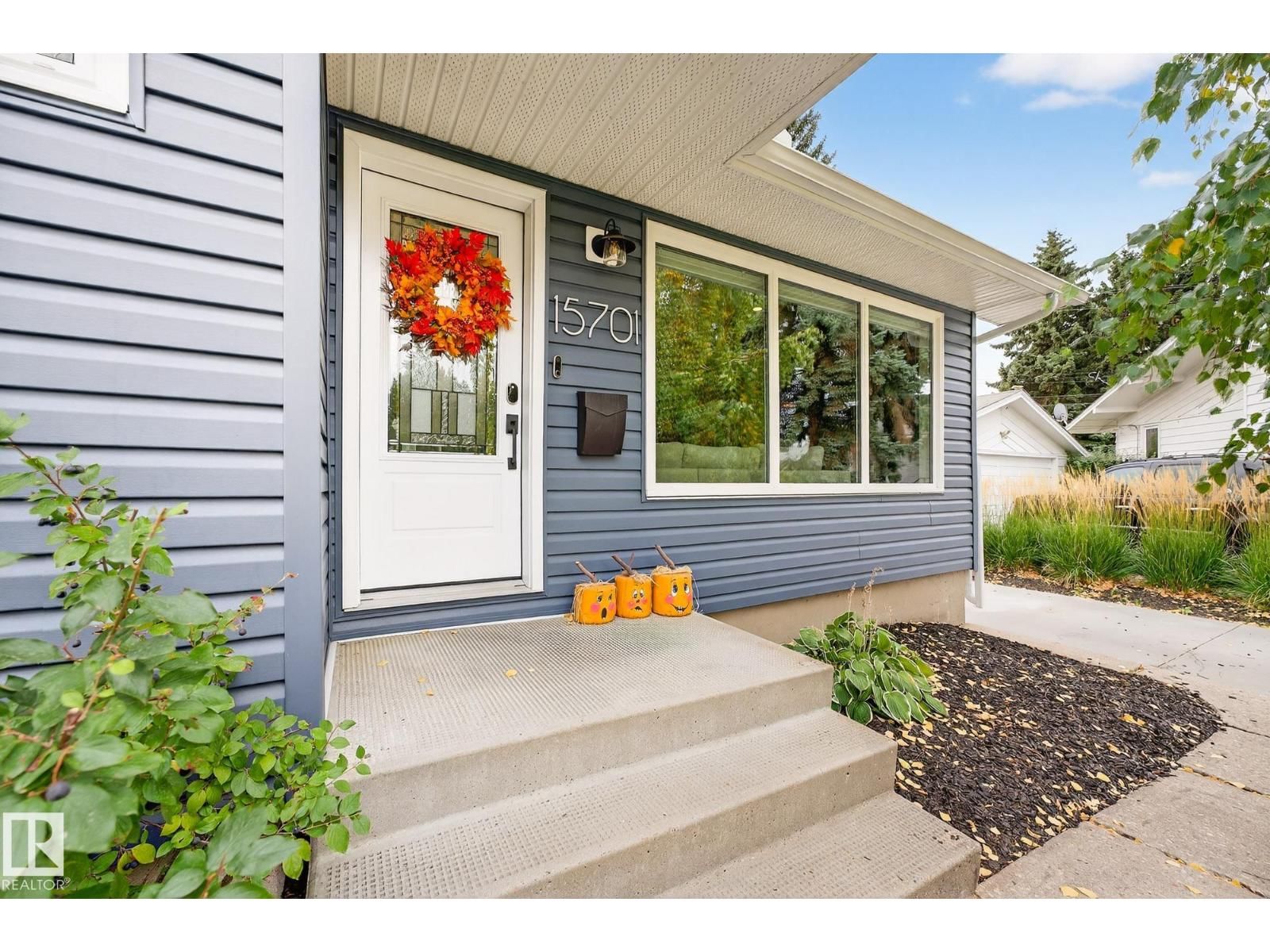 15701 92A AV Image 4