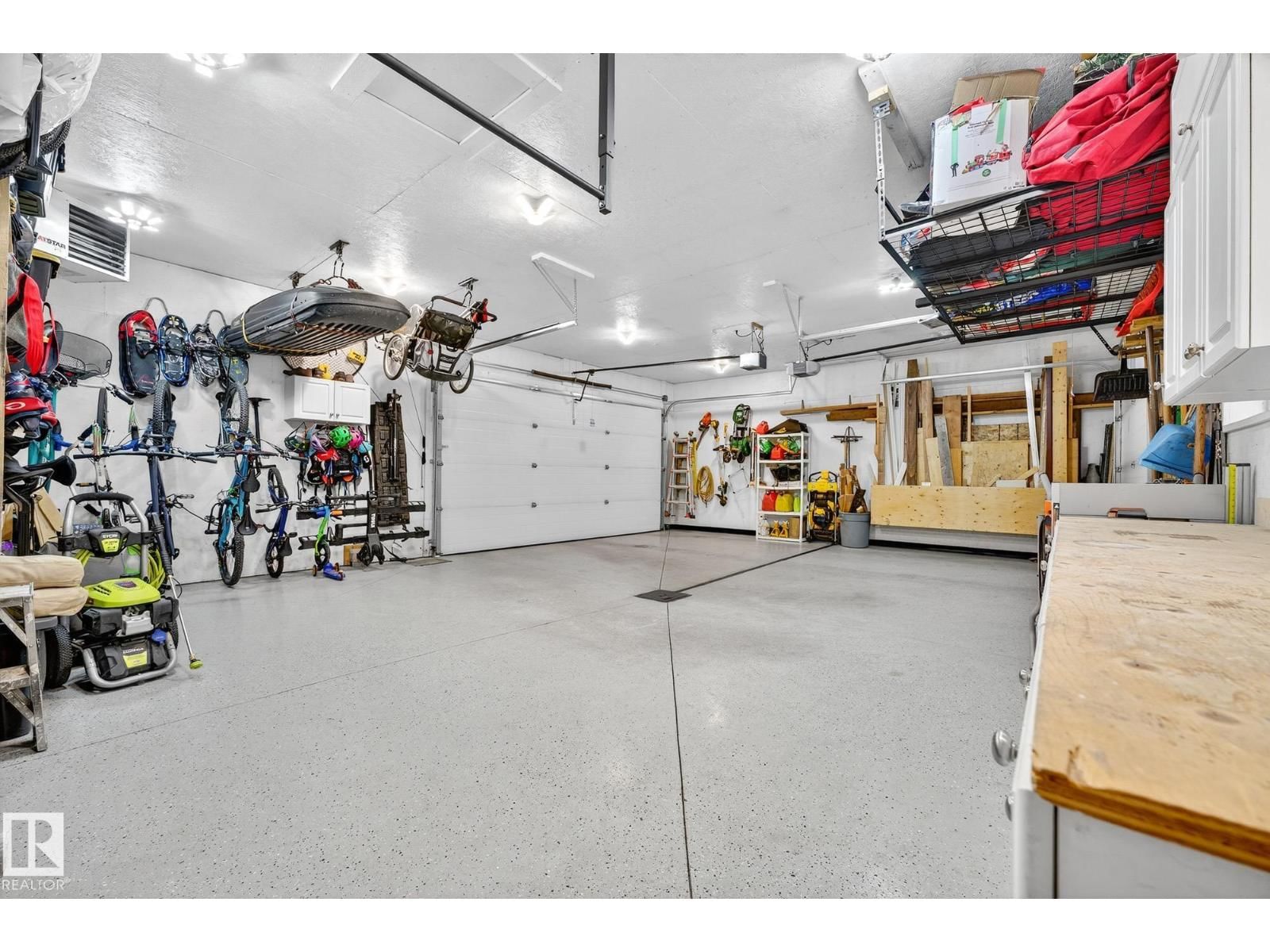 15701 92A AV Image 38