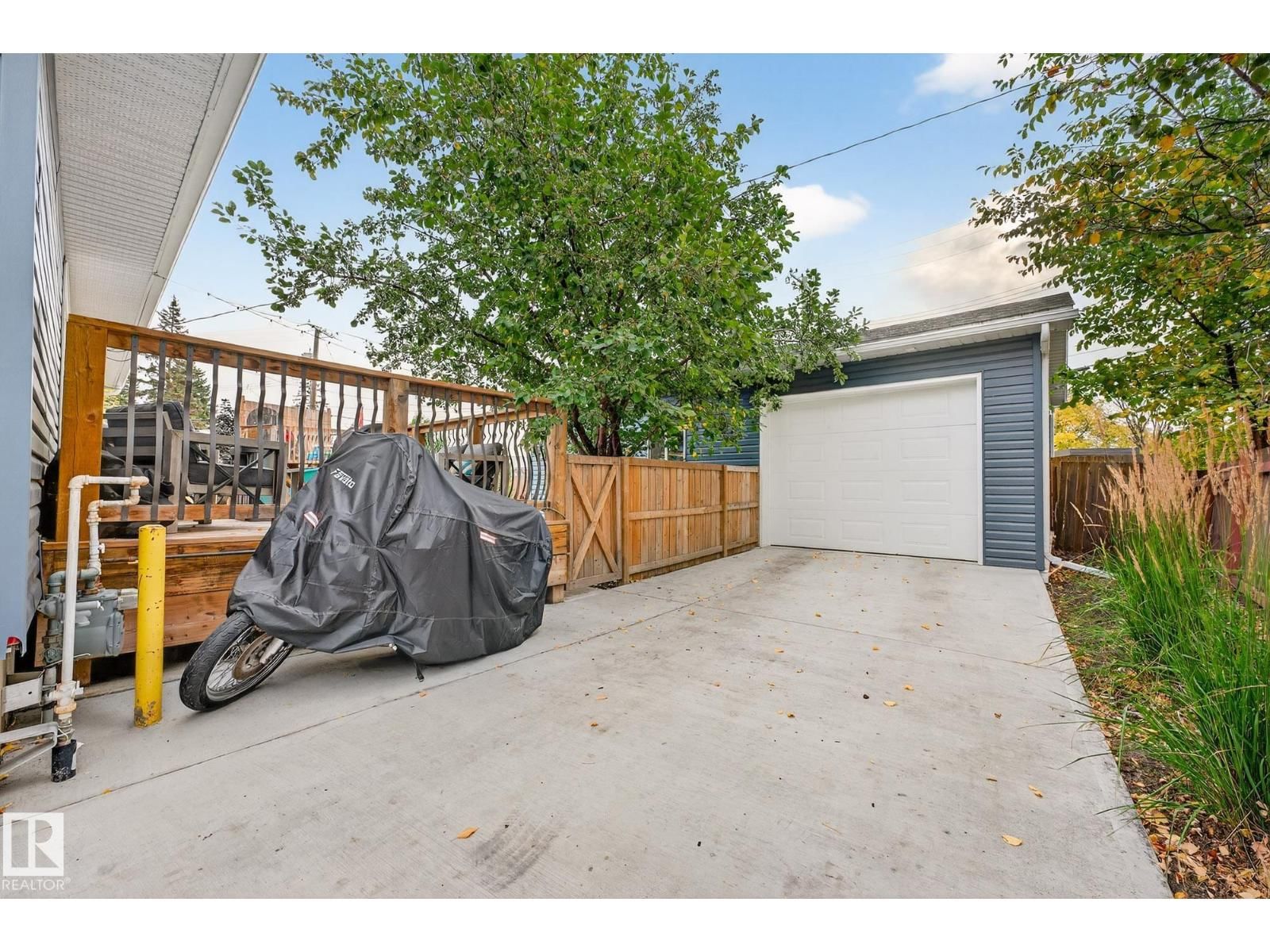 15701 92A AV Image 39