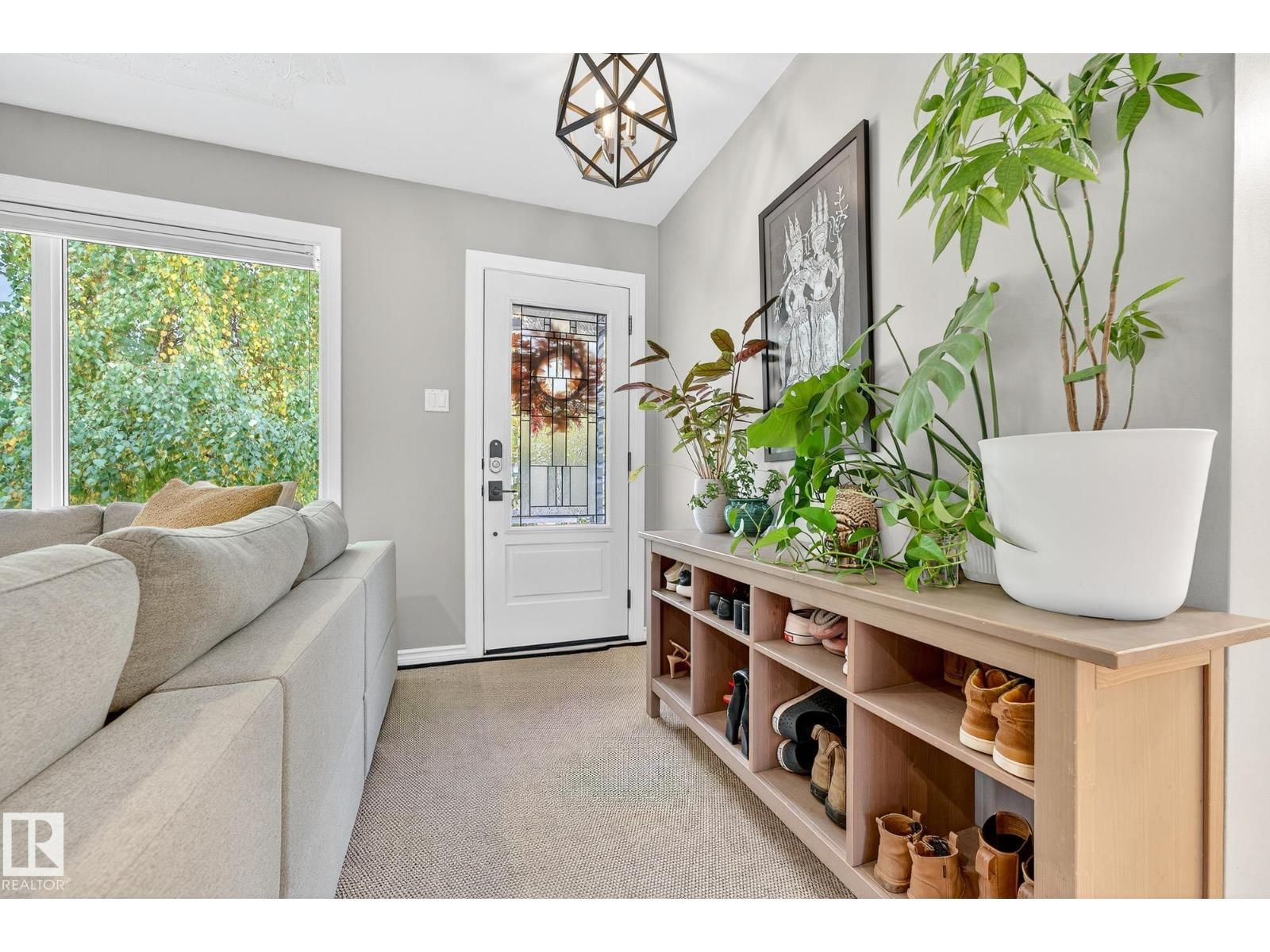 15701 92A AV Image 5