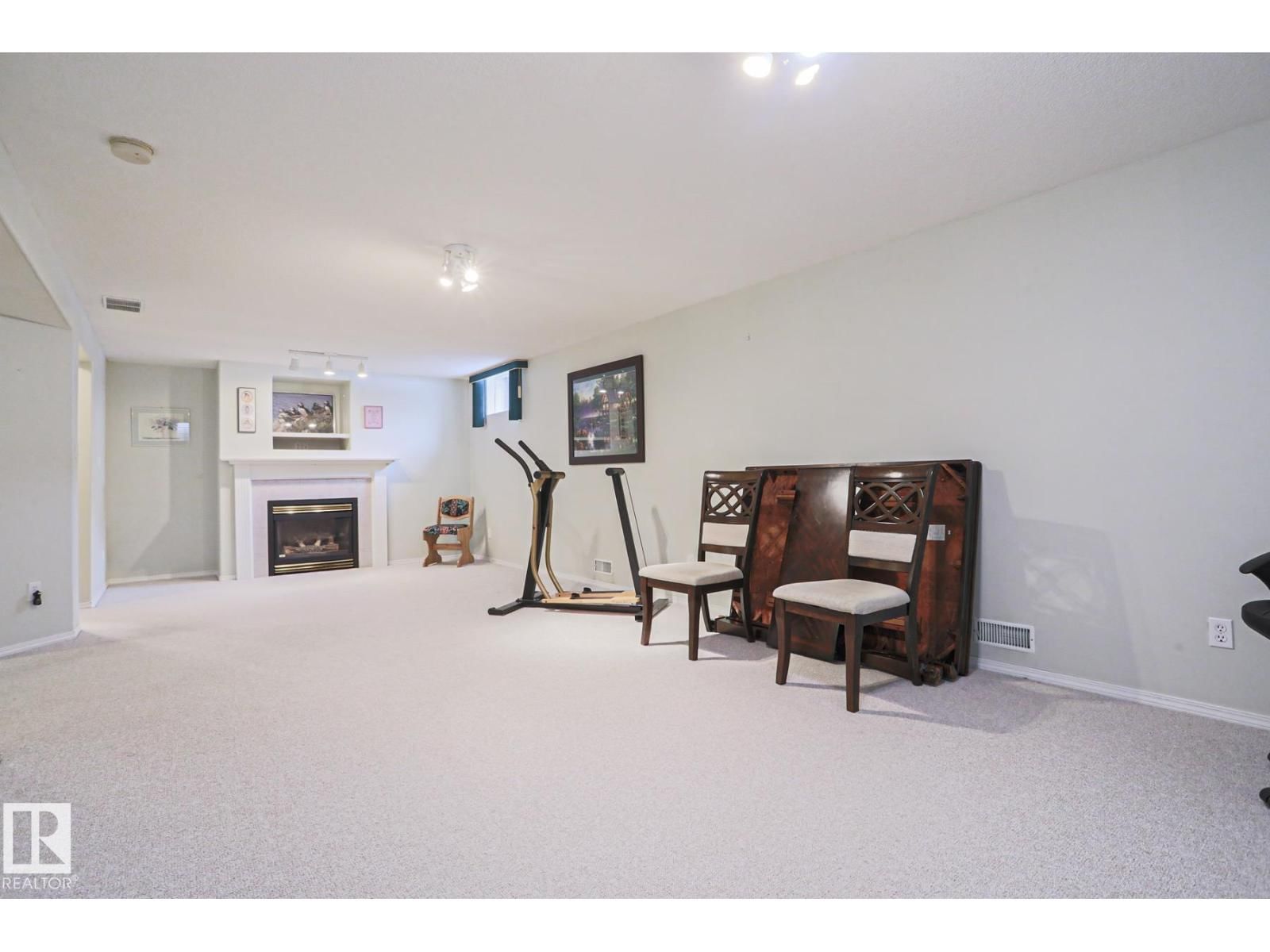 VG - 116 MAISONETTE Image 23