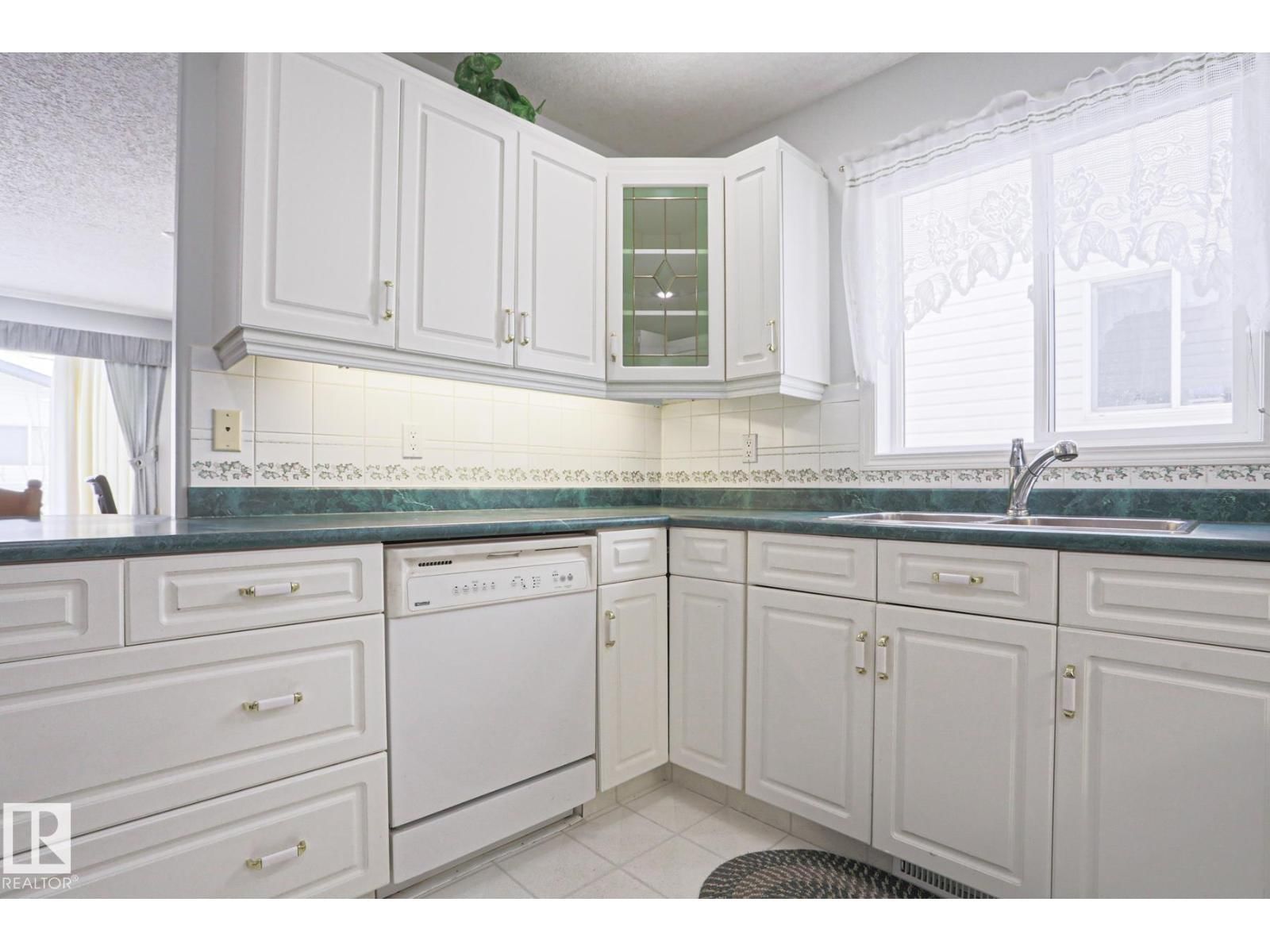 VG - 116 MAISONETTE Image 8