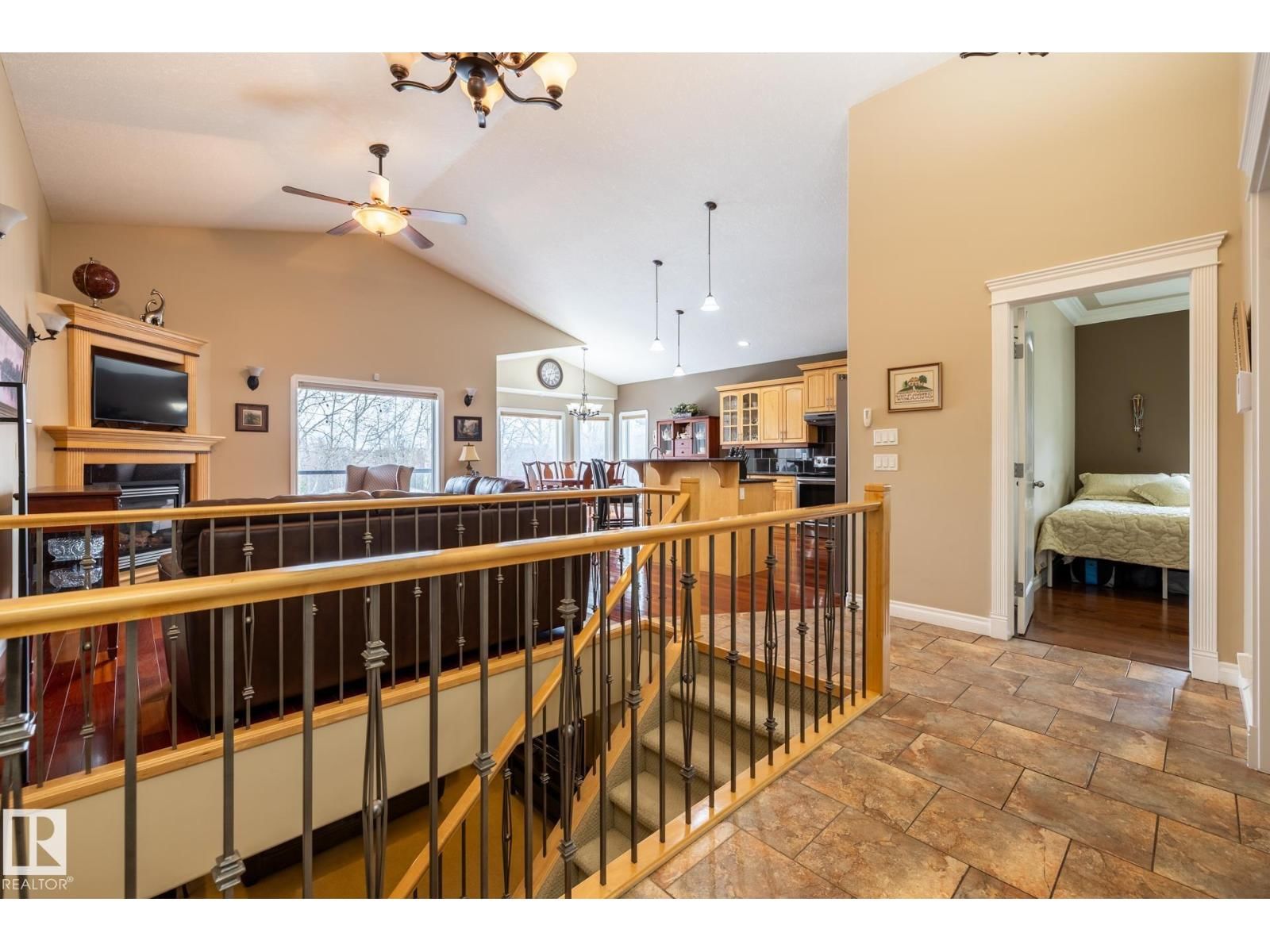 135 FRASER WY Image 14