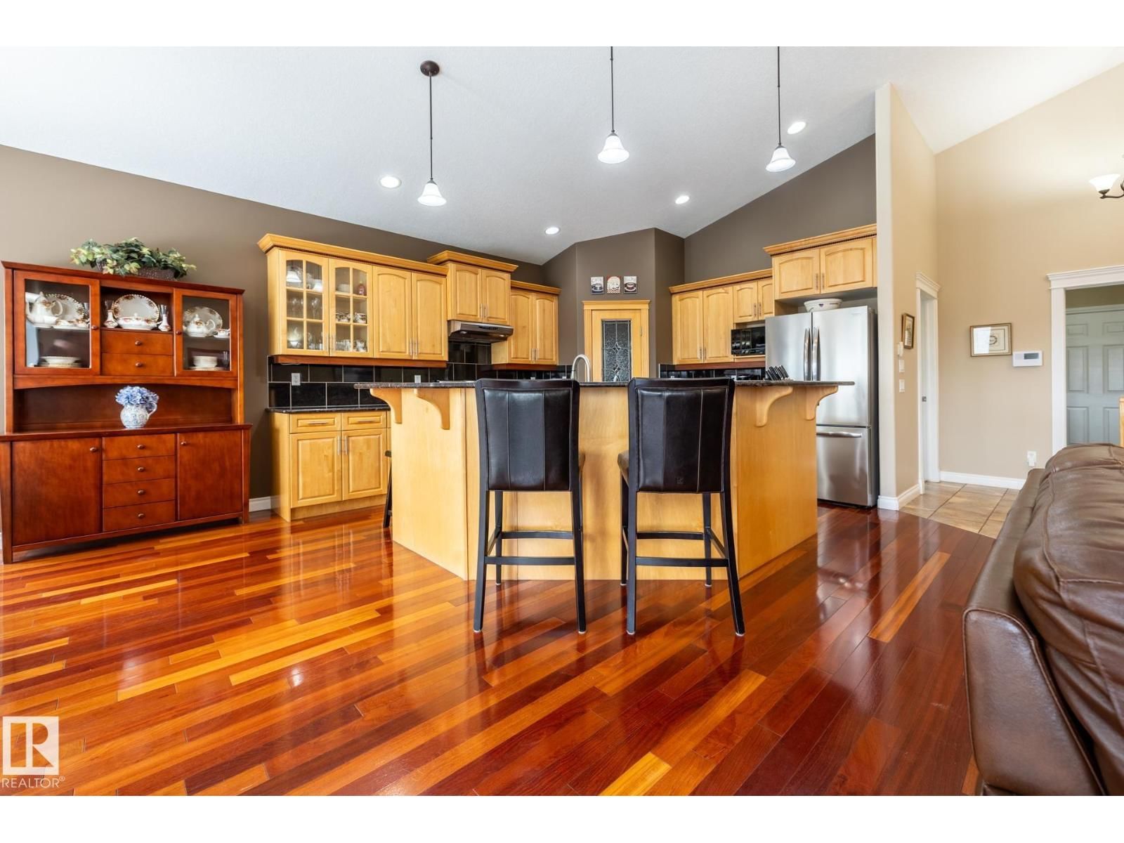 135 FRASER WY Image 23