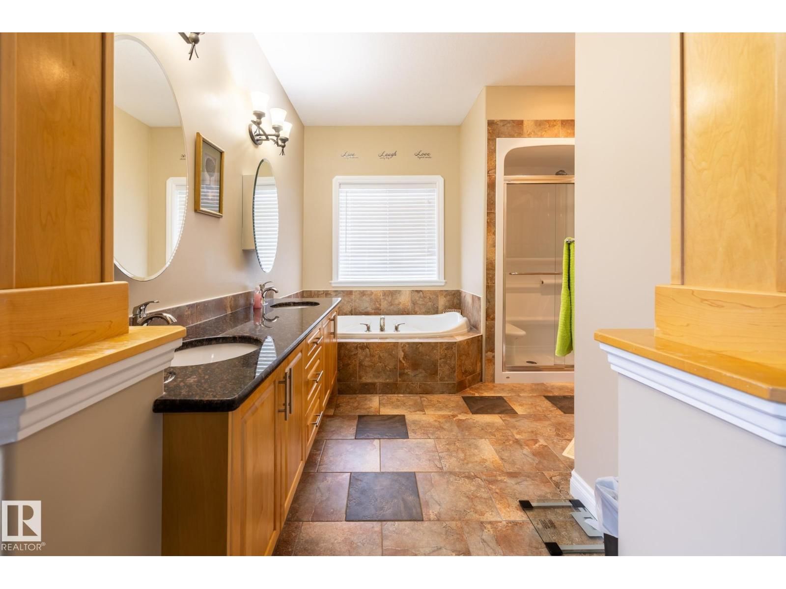 135 FRASER WY Image 32