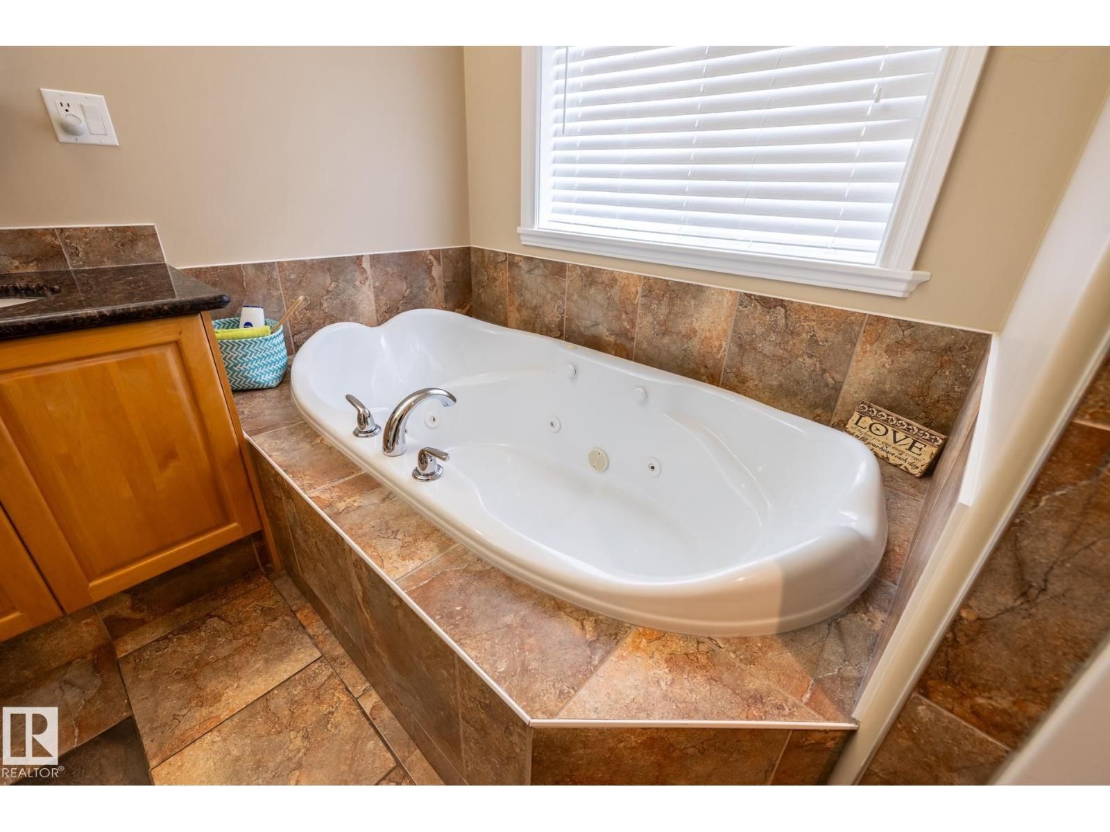 135 FRASER WY Image 34