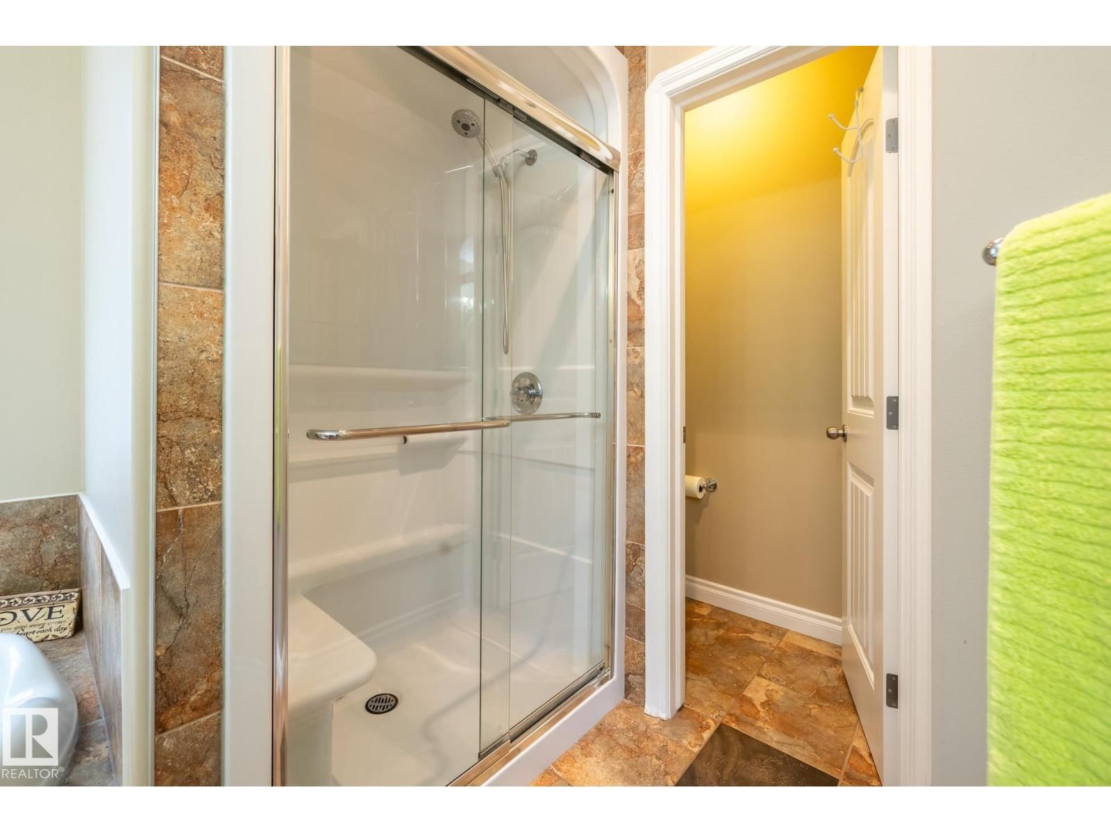 135 FRASER WY Image 35