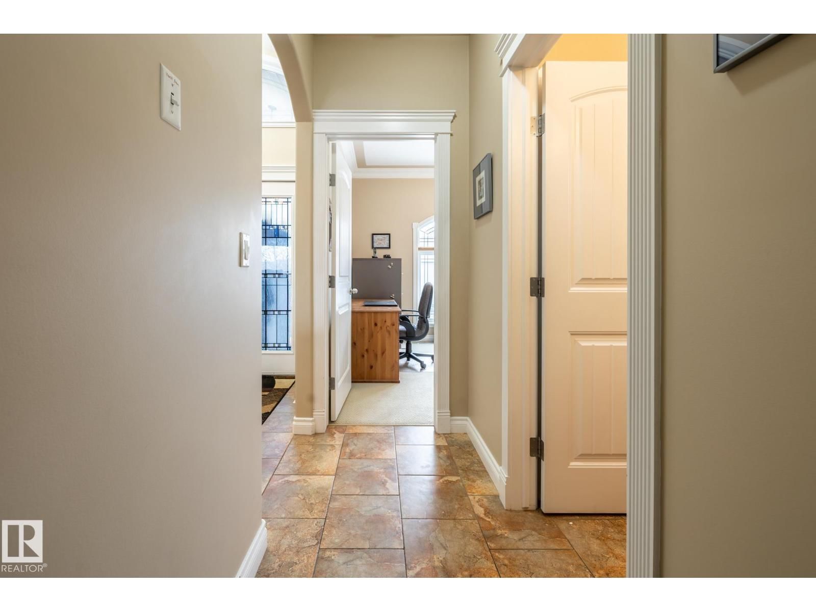 135 FRASER WY Image 36