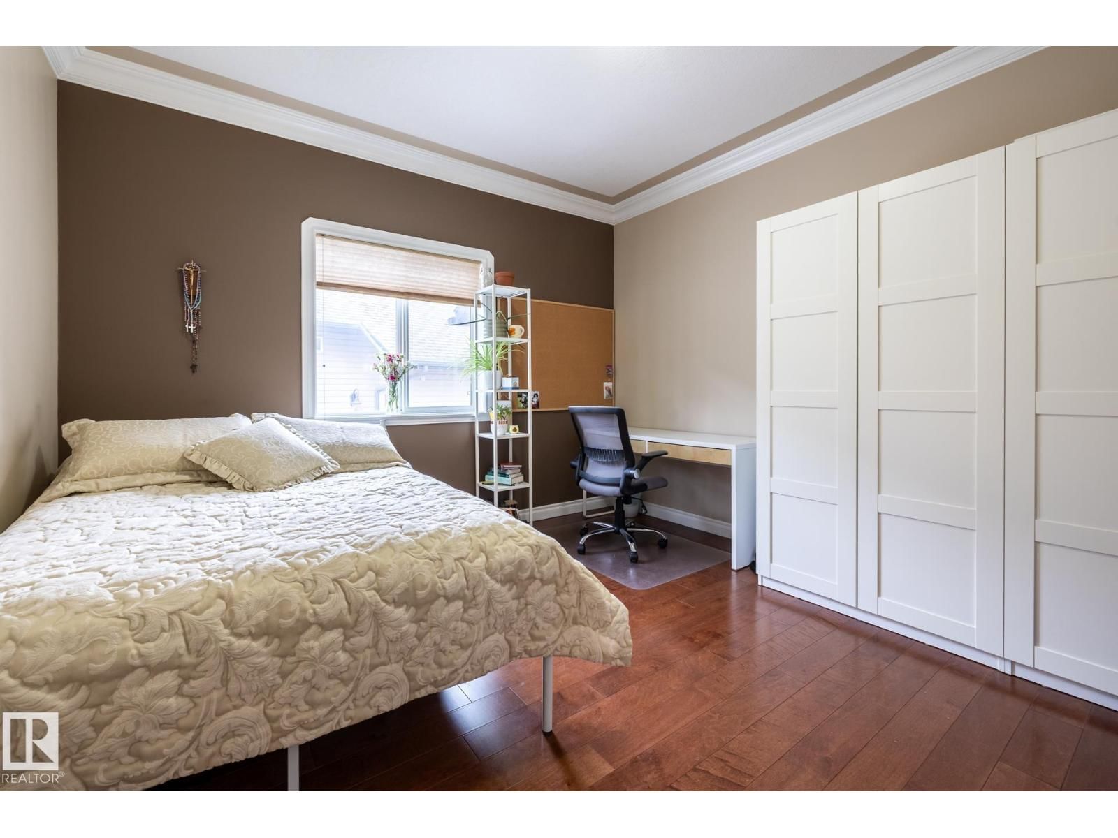 135 FRASER WY Image 40