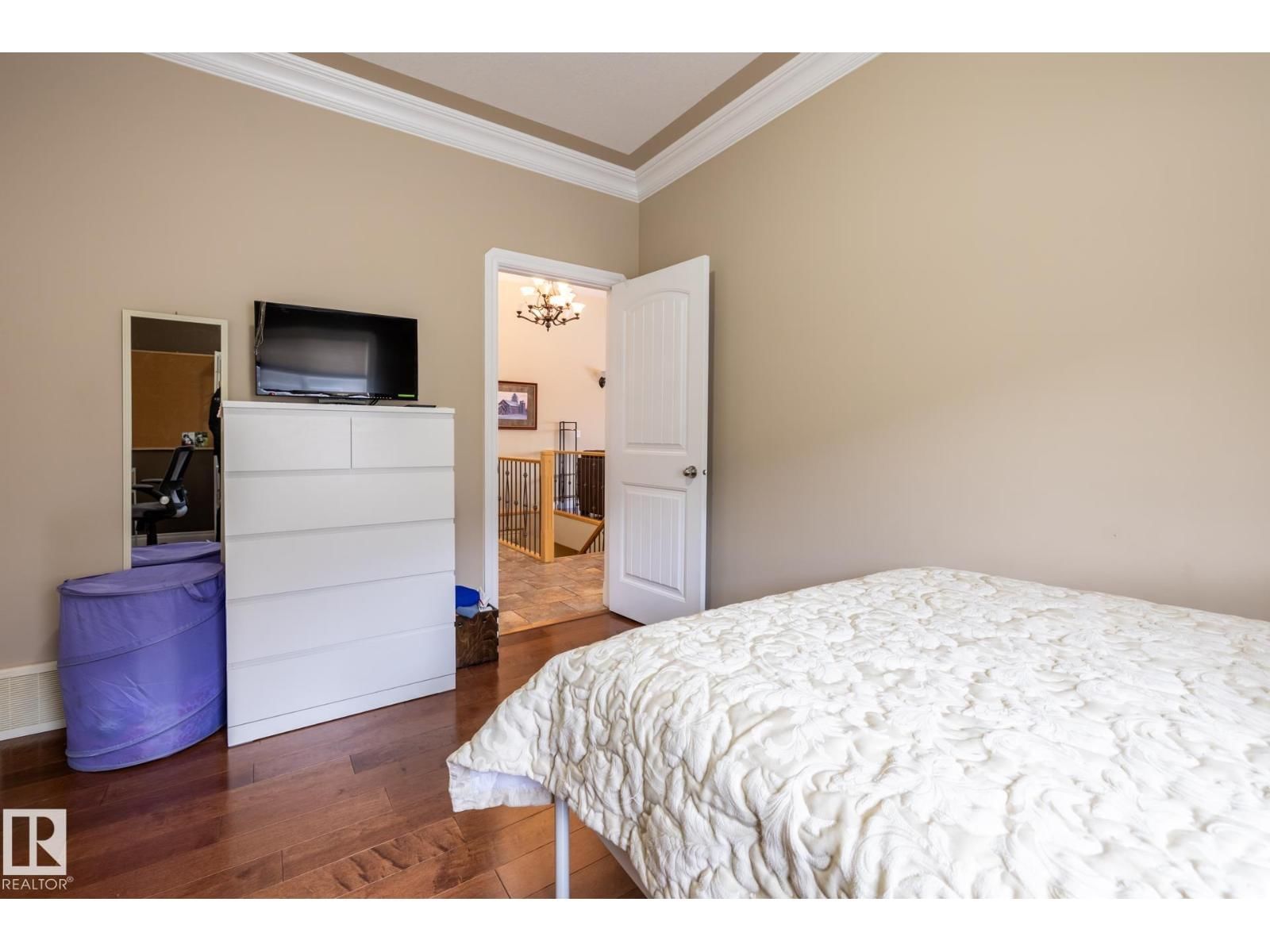 135 FRASER WY Image 41