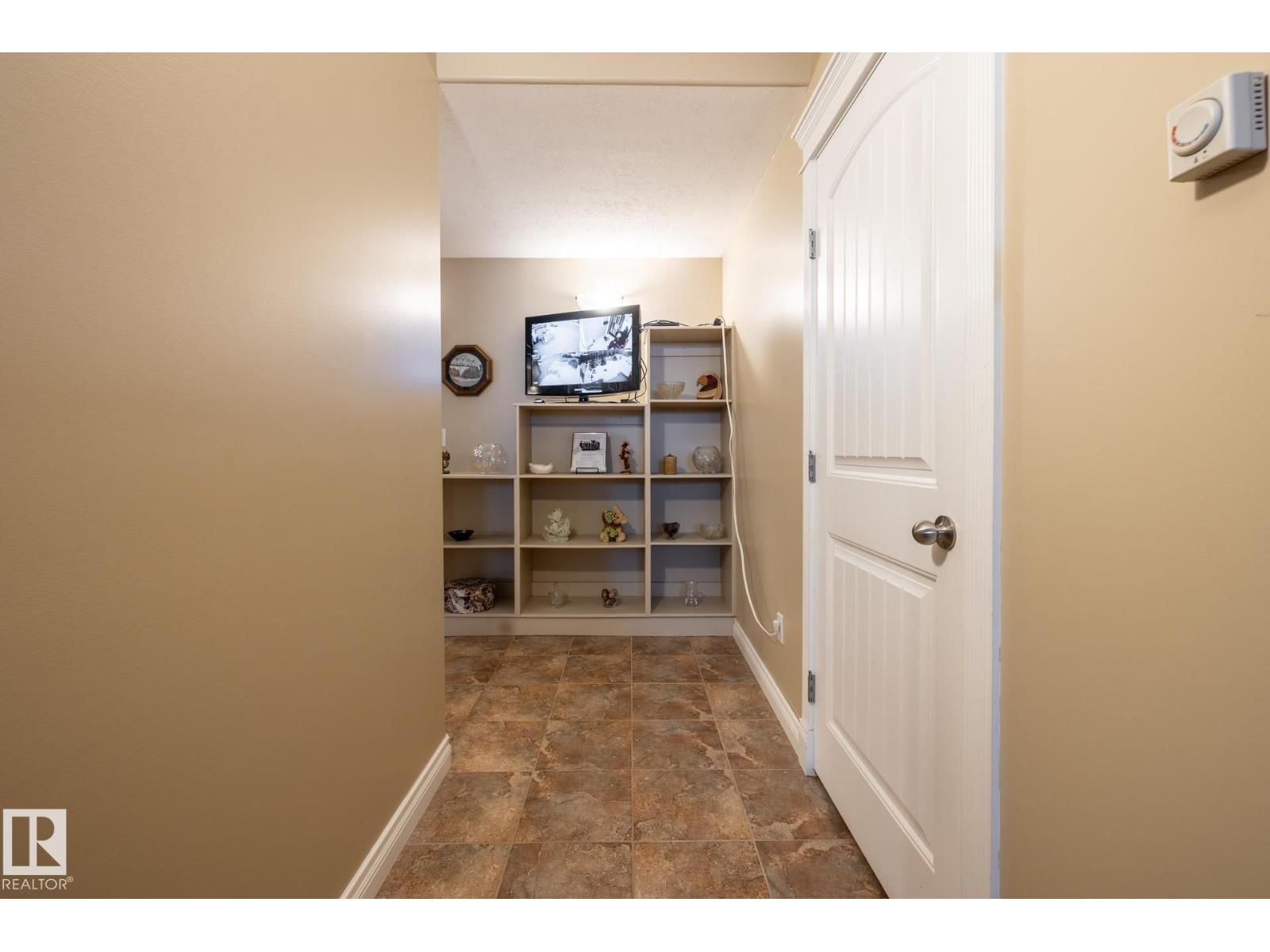 135 FRASER WY Image 54