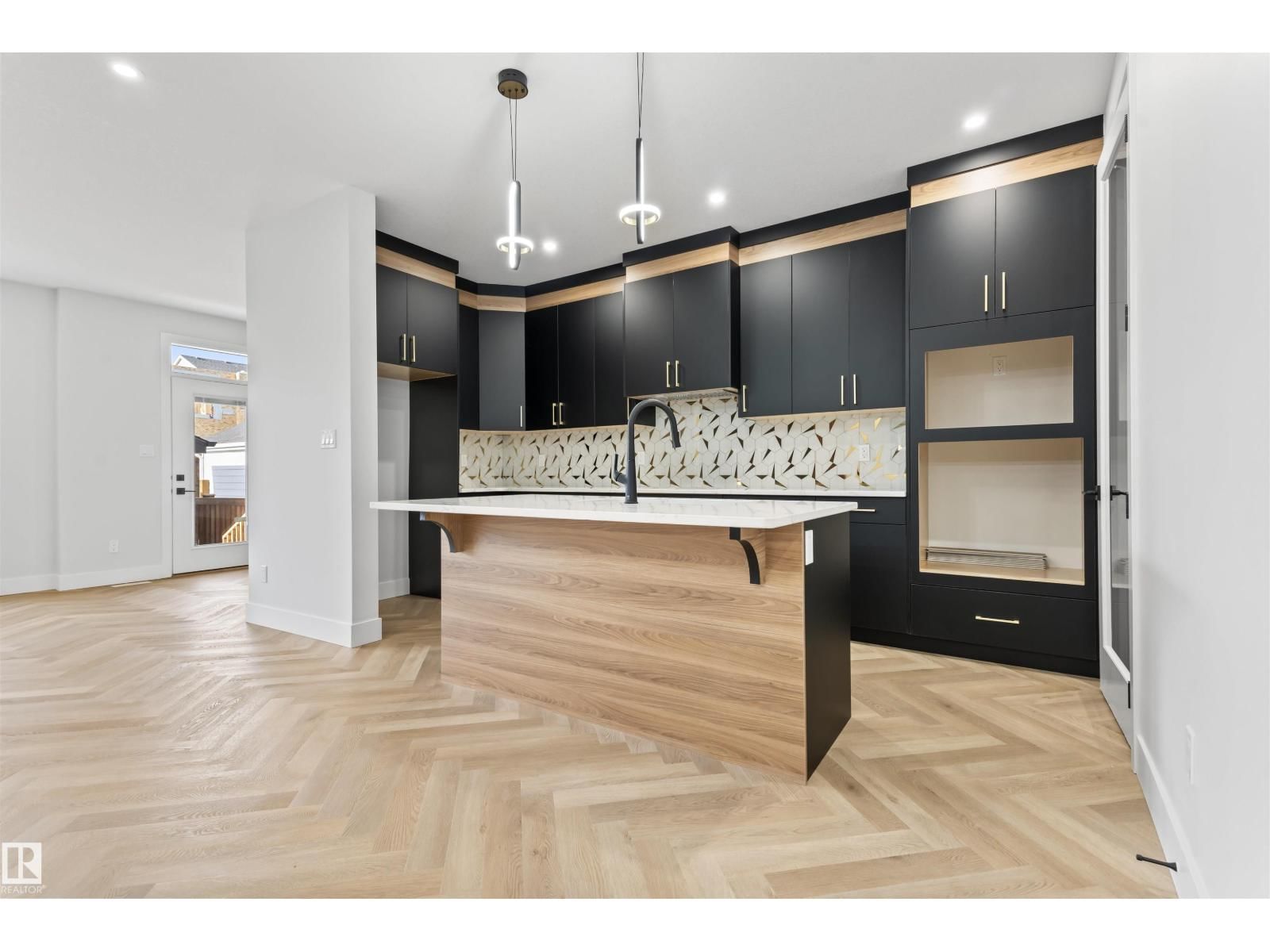 156 Wyatt RG, Fort Saskatchewan, Alberta T8L 3Y2