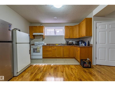 3611 14 ST | Edmonton Alberta | Slide Image Thirty-one