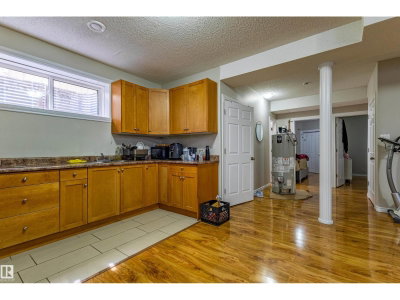 3611 14 ST | Edmonton Alberta | Slide Image Thirty-two