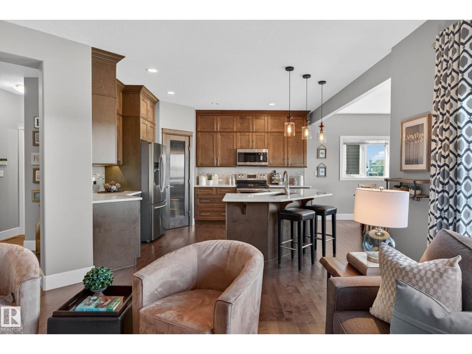 NW - 2086 REDTAIL CM Image 13