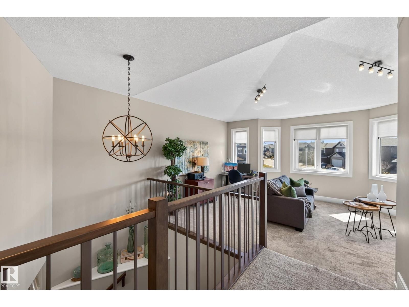 NW - 2086 REDTAIL CM Image 15