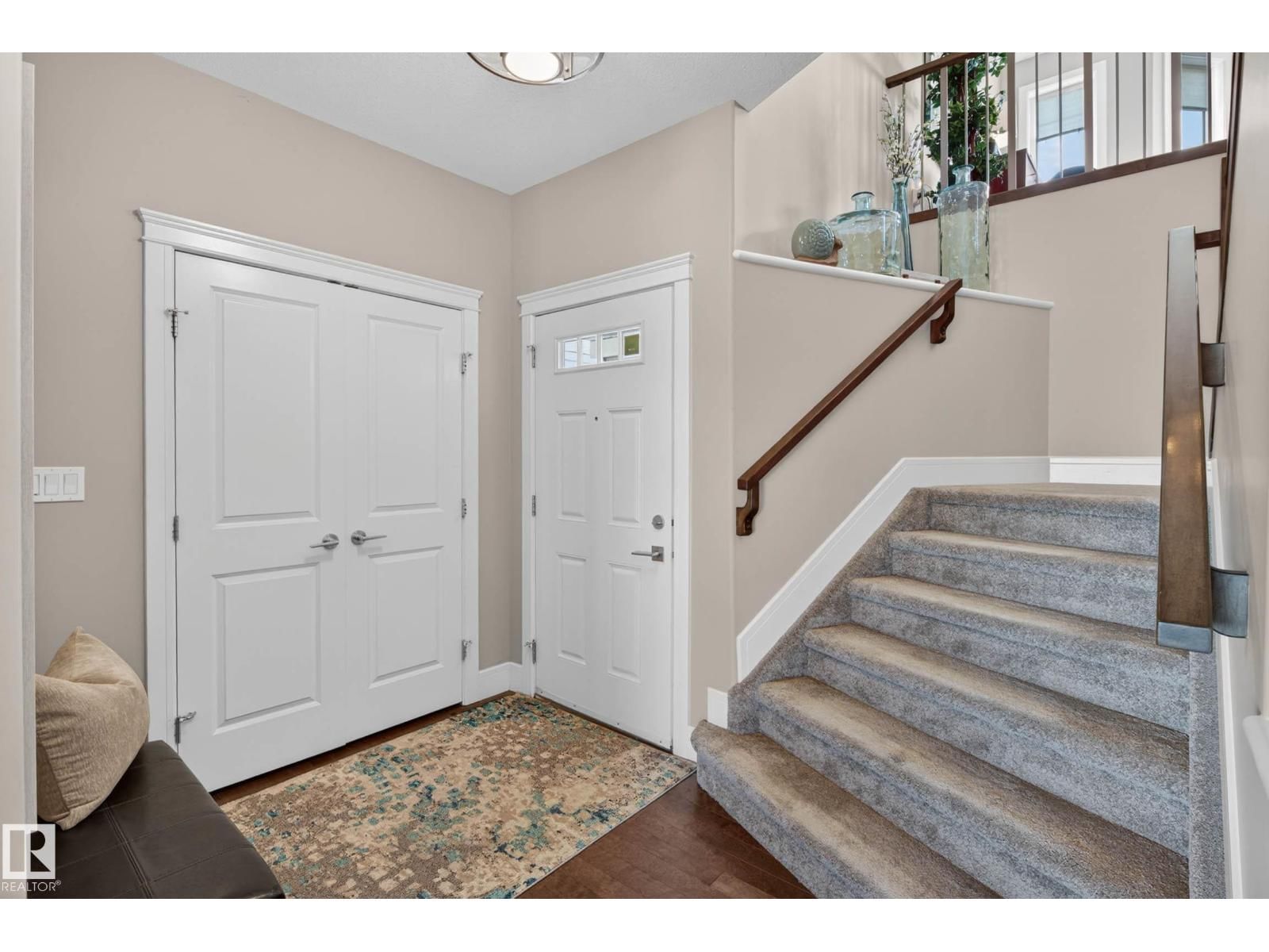 NW - 2086 REDTAIL CM Image 2