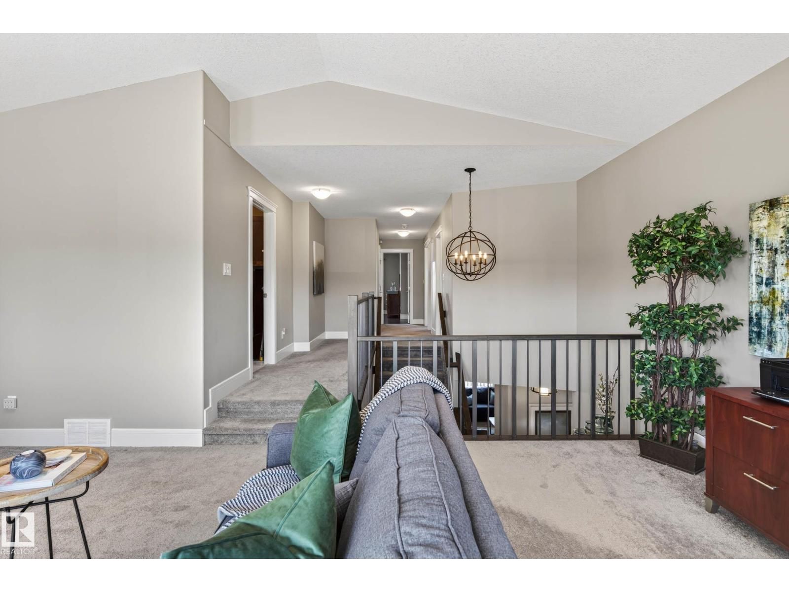 NW - 2086 REDTAIL CM Image 20