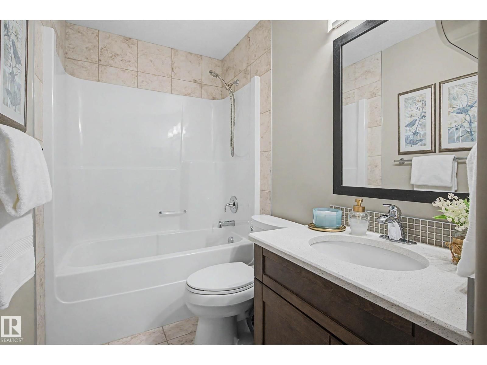 NW - 2086 REDTAIL CM Image 29