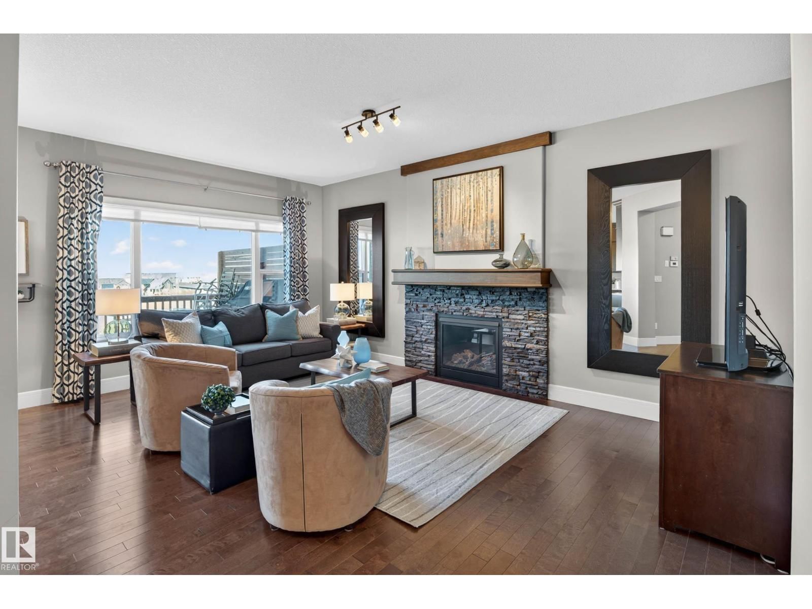 NW - 2086 REDTAIL CM Image 4