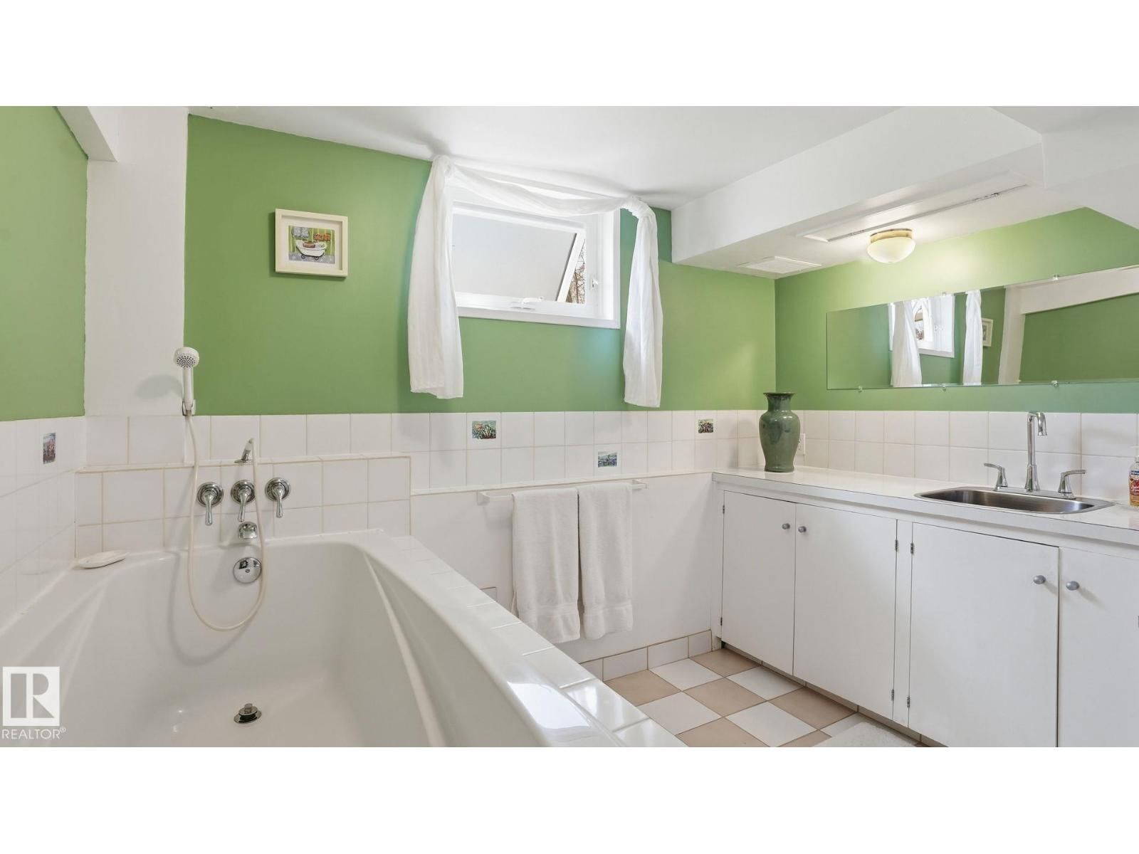 9002 120 ST Image 32