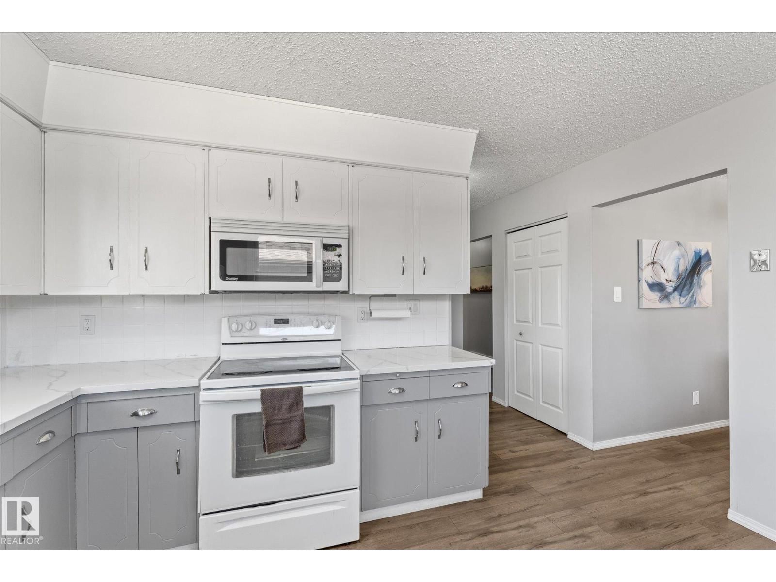 43 MARMOT AV Image 12